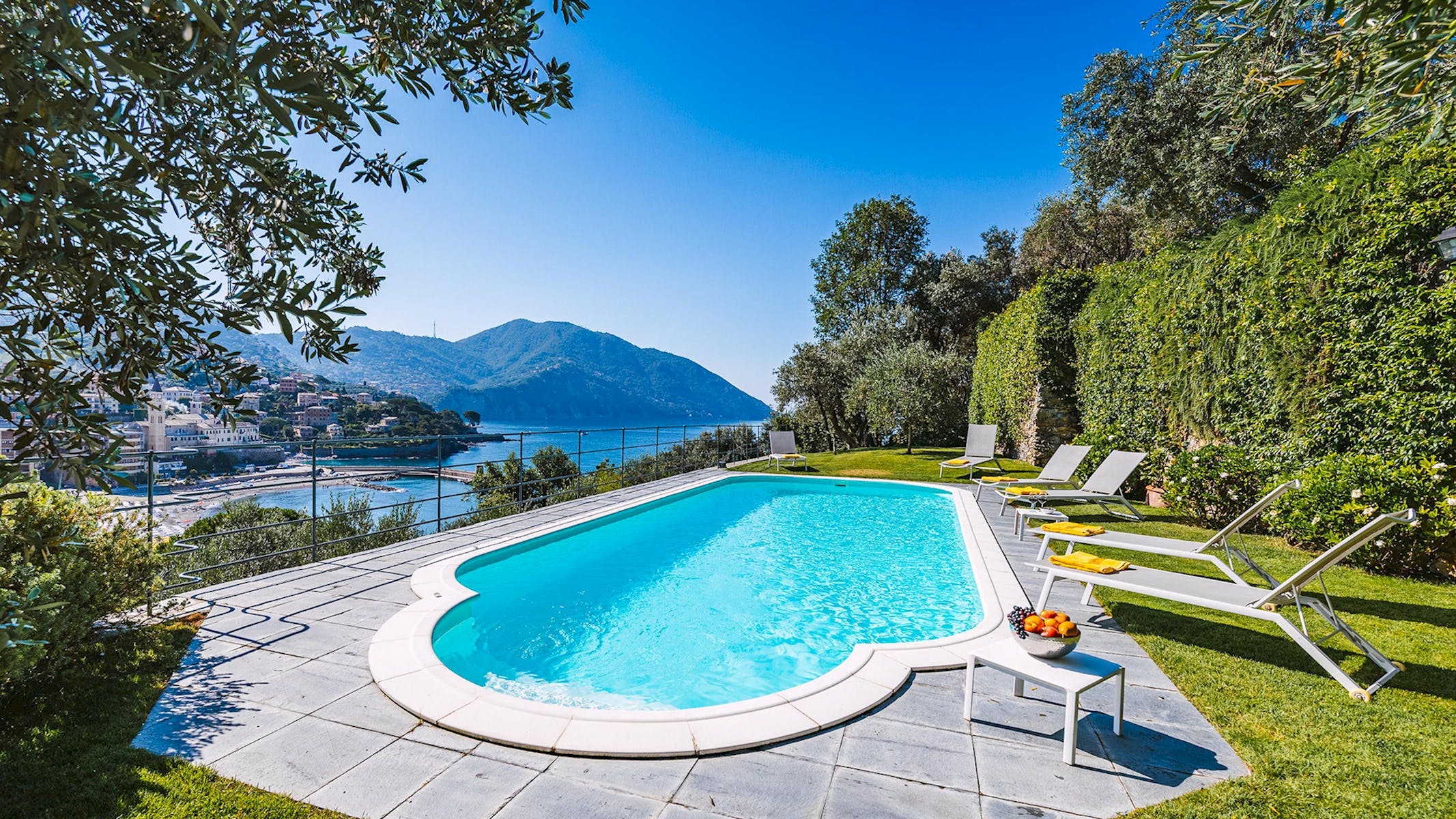 Fattoria Pigna Genoa: Luxury 6-Bedroom Apartment with Sea Views and Pool, Genoa