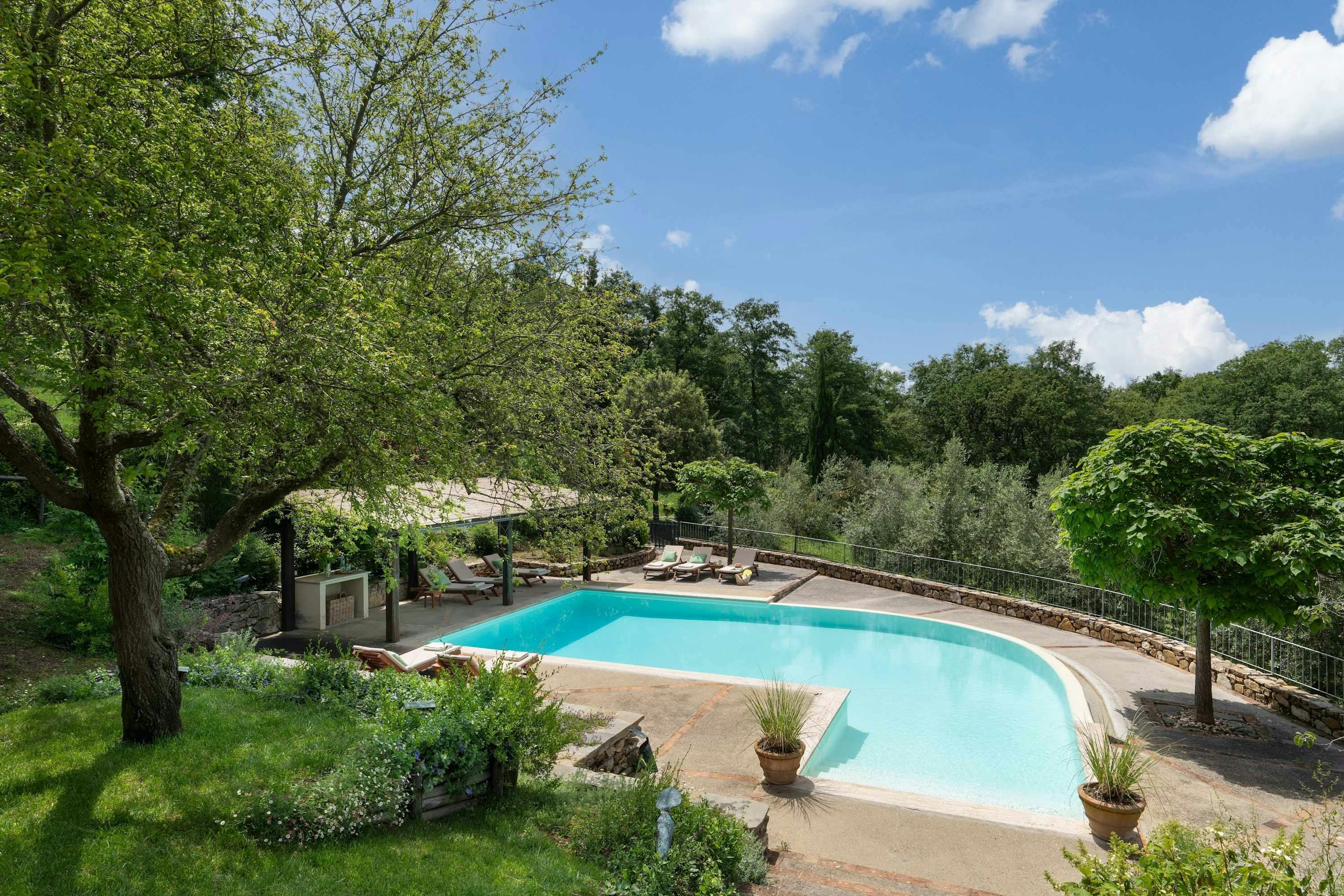 Fattoria Quercia Tuscany: 7-Bedroom Luxury Villa with Private Pool, Tuscany