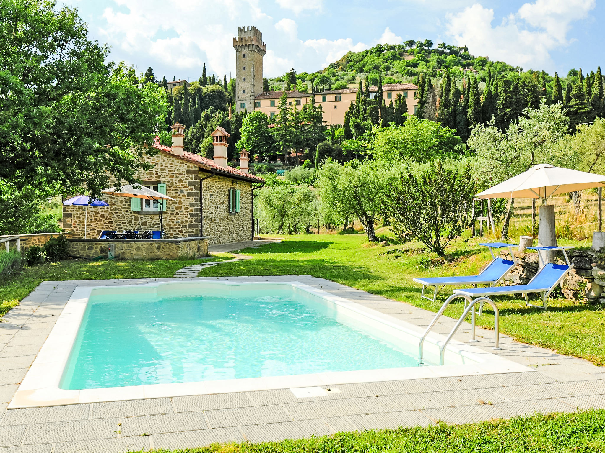 Fattoria Valdichiana Cortona: Historic 3-Bedroom Tuscan Farmhouse with Private Pool and Valley Views in the Heart of Italy