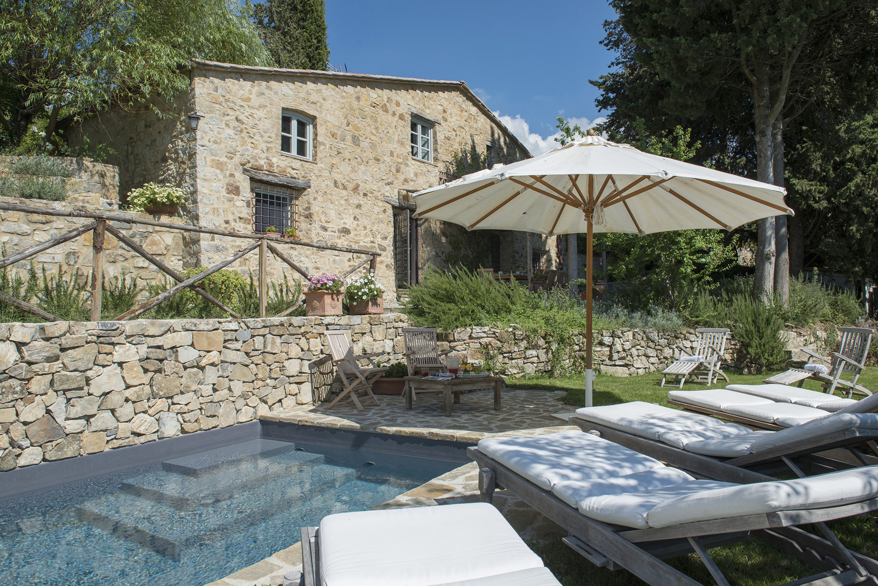 Fattoria Vigneto Chianti: Luxury 4-Bedroom Apartment with Pool, Tuscany Chianti