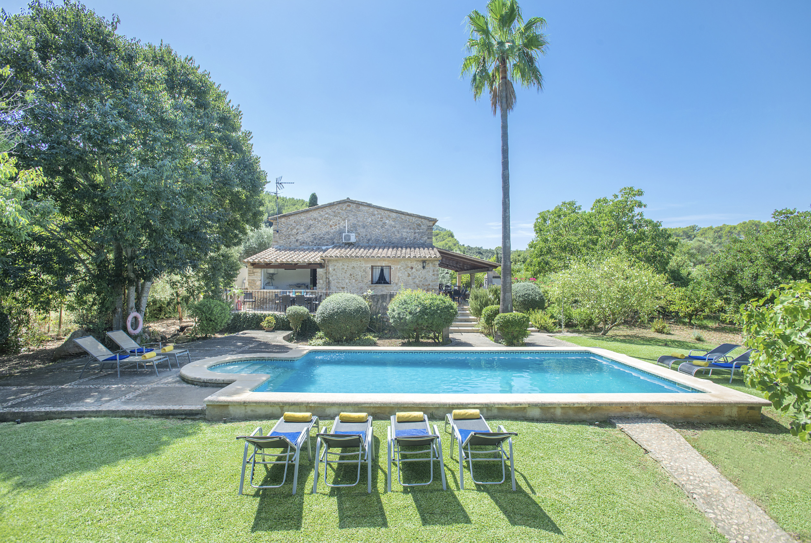 Finca Bellver Pollença: 4-Bedroom Holiday Apartment with Seaview and Pool, Mallorca