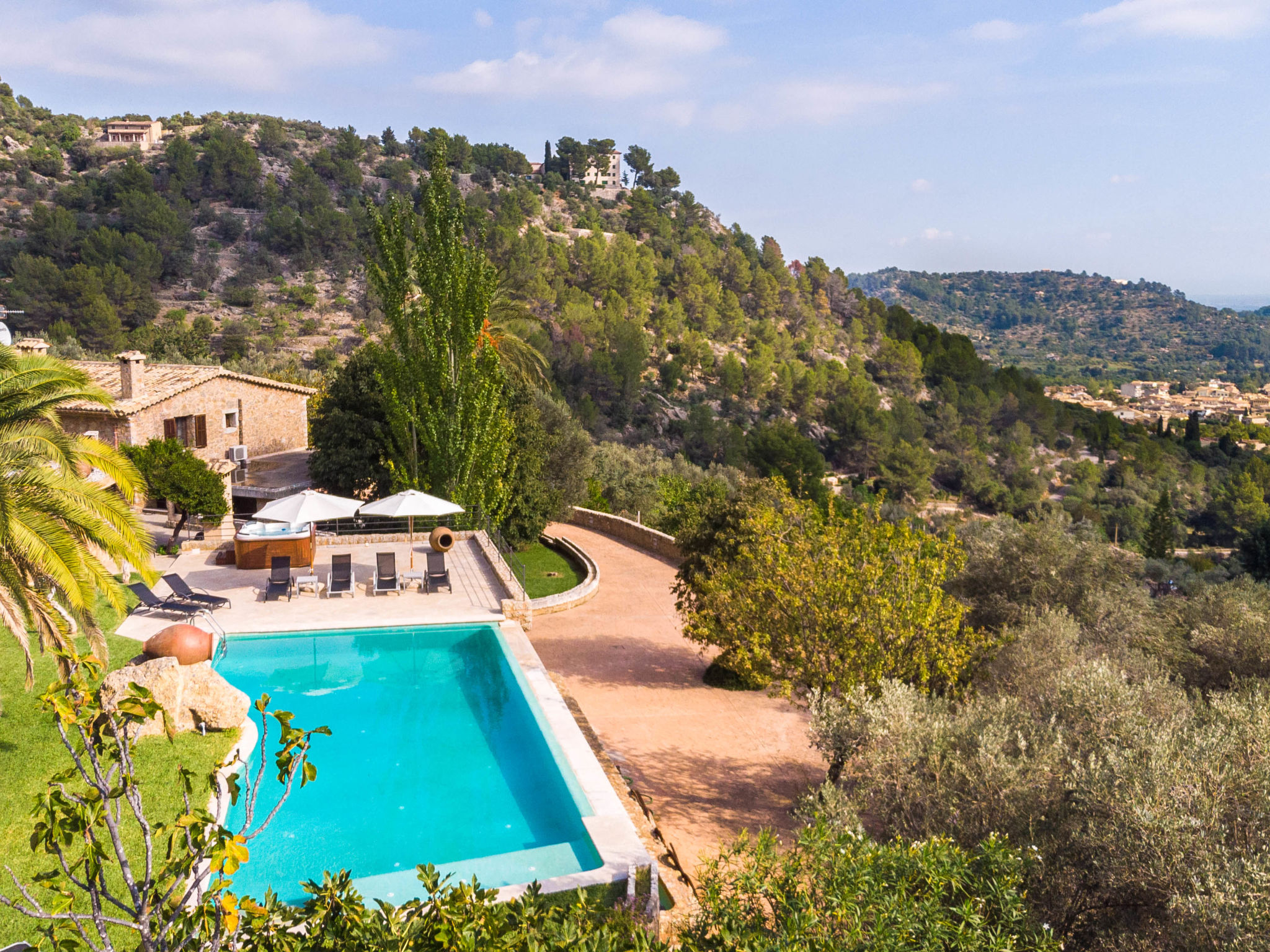 Finca Puigmalufre Mancor: Magnificent Four-Bedroom Mountain Retreat with Private Pool and Tramuntana Views in Mallorca