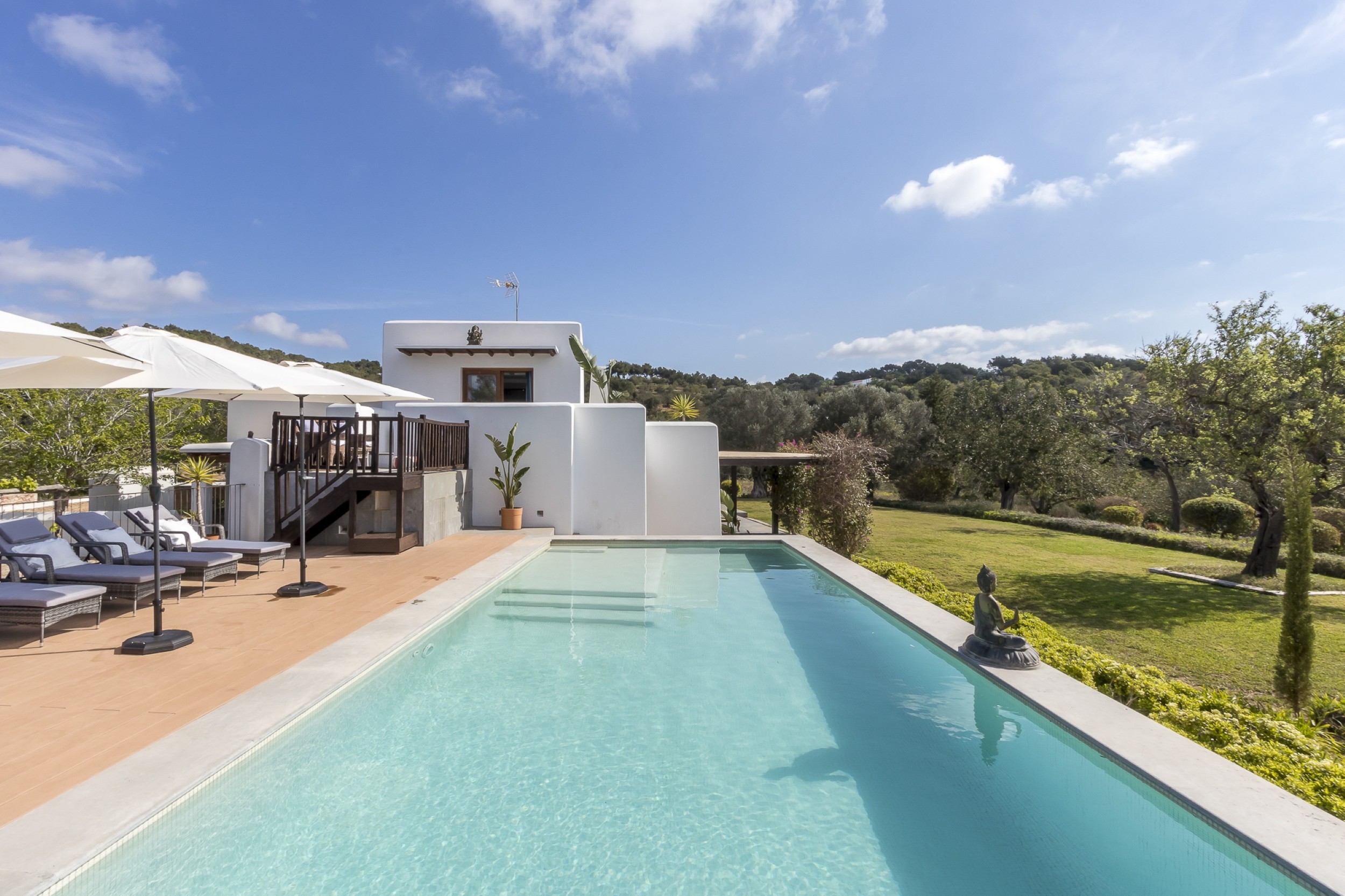 Finca Savina SantaEulària: 9-Bedroom Luxury Villa with Pool and Sea View, Santa Eulària des Riu