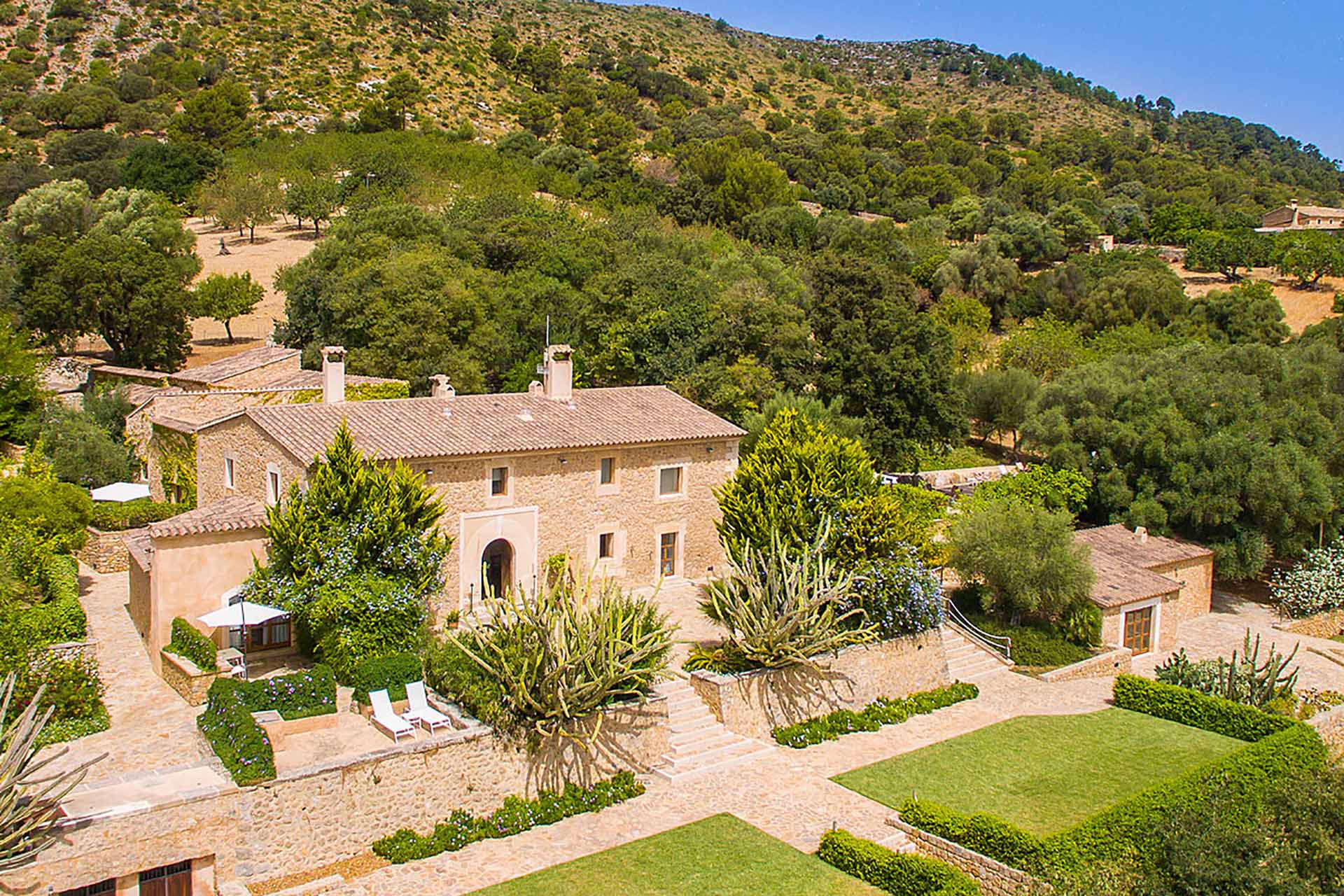 Finca Tramuntana Inca Inca 3: 8-Bedroom Luxury Apartment with Private Pool, Inca, Mallorca