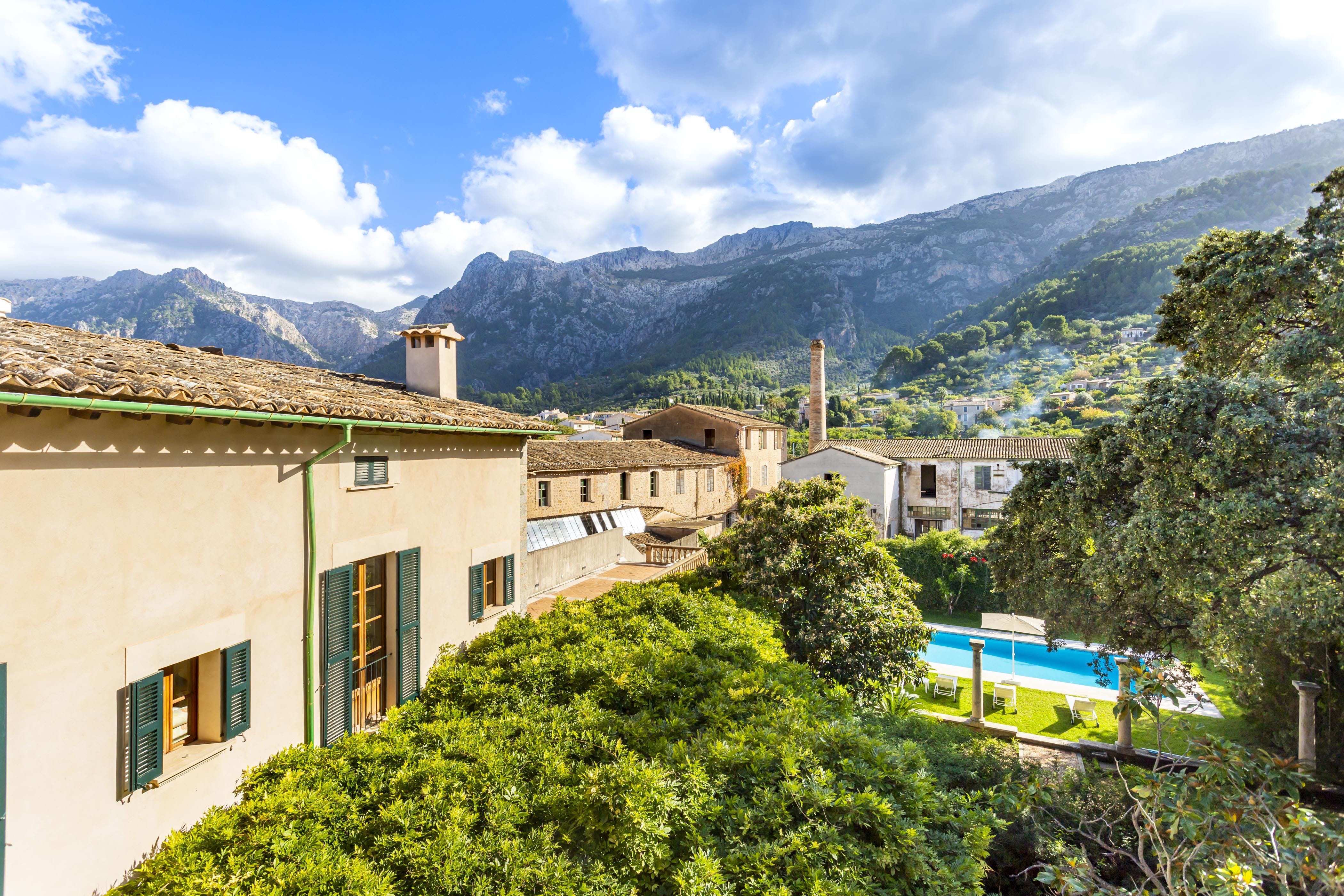Finca Tramuntana Sóller Sóller: Luxury 9-Bedroom Villa with Stunning Seaviews and Pool, Sóller