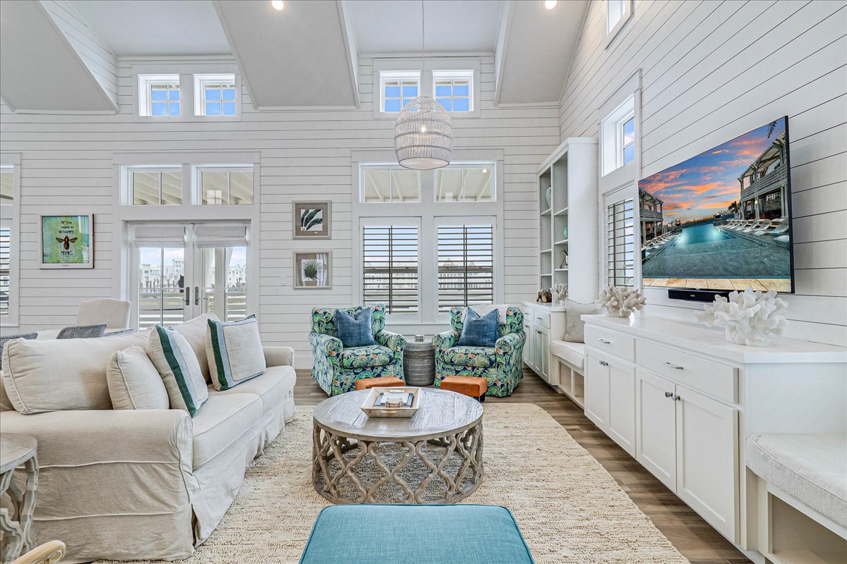 House Agave Austin: Luxury 5-Bedroom Villa with Lake Views and Pool, Austin