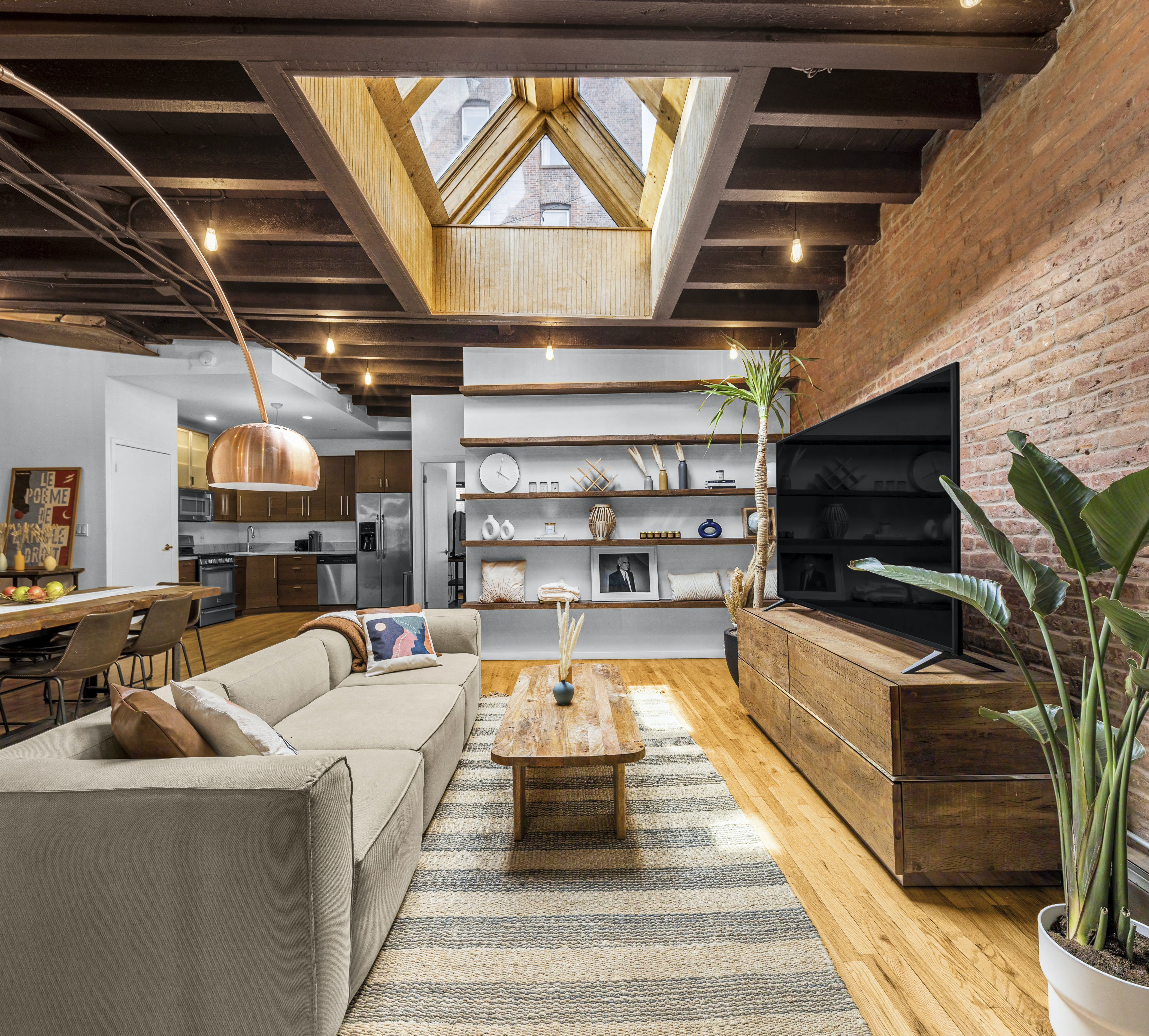 Villa Boreas Minetta NoHo: Contemporary 3-Bedroom Apartment with City Views, NoHo