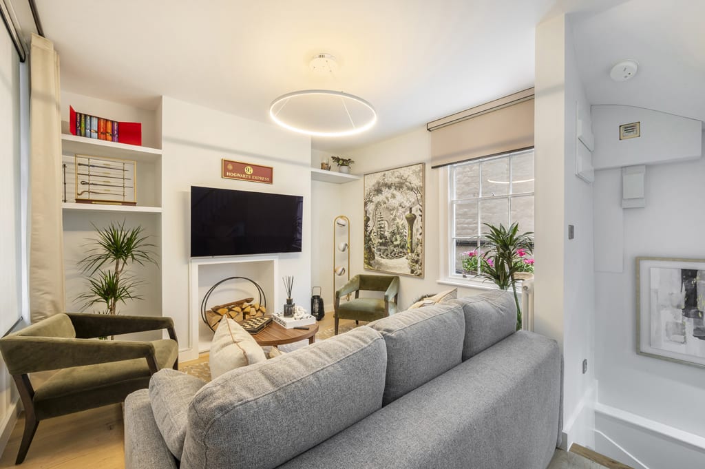 House Athelney CoventGarden: Luxury 2-Bedroom Townhouse with Unique Character, Covent Garden
