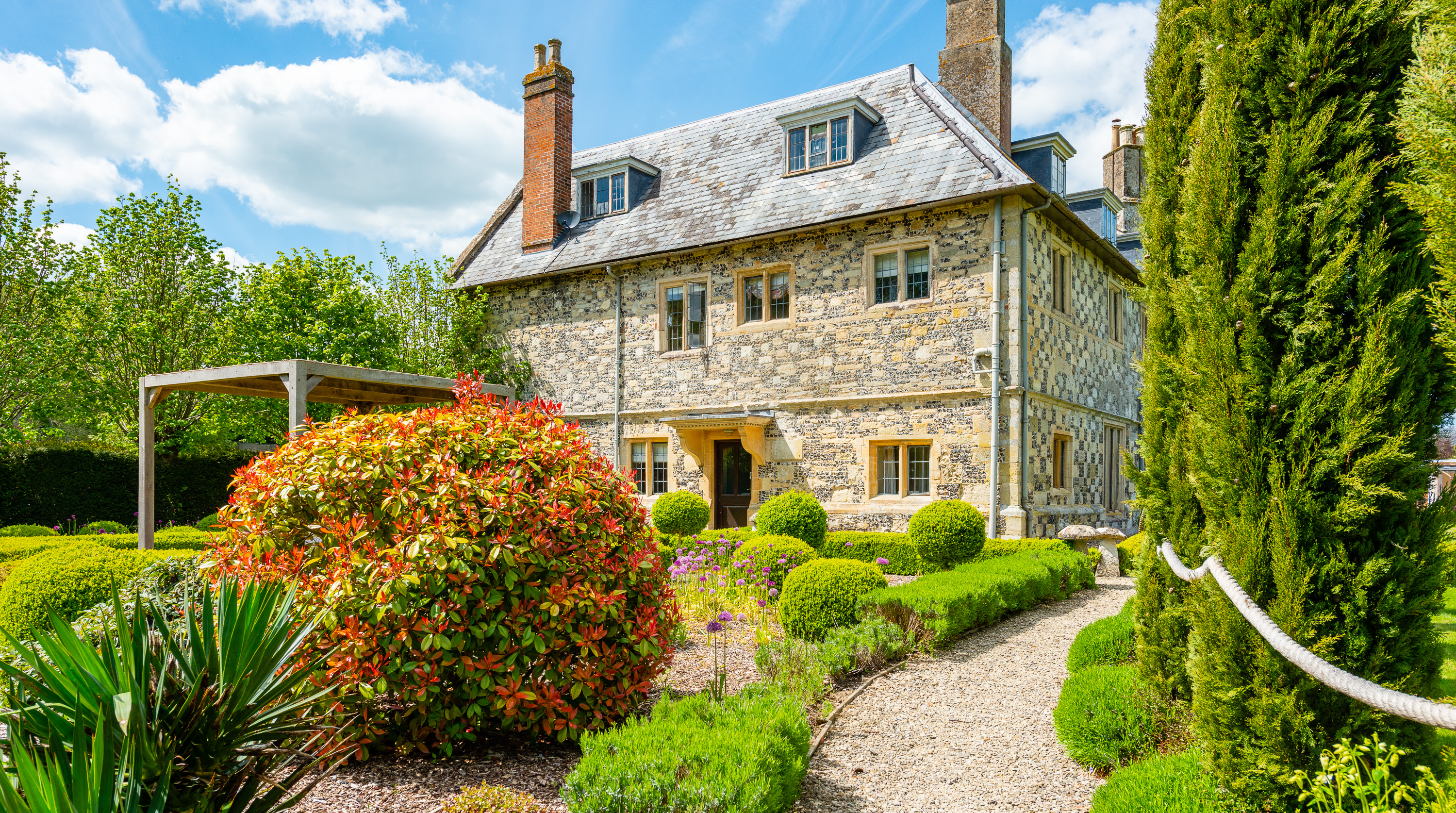 House Avonbury Wiltshire: Luxury 3-Bedroom Apartment with Private Gardens in Wiltshire