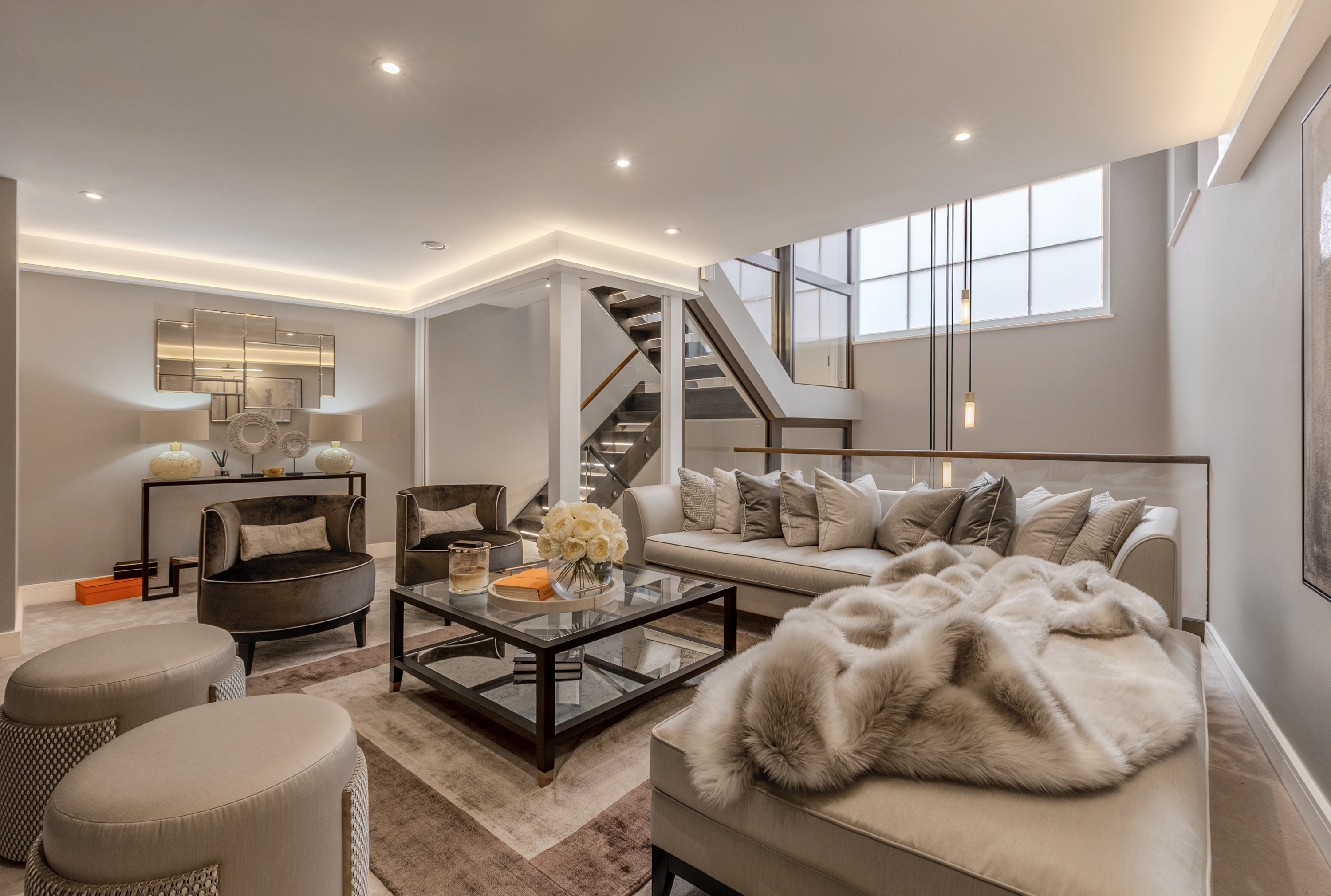 House Beaufort Knightsbridge: Luxury 4-Bedroom Apartment with Elegant Interiors, Knightsbridge