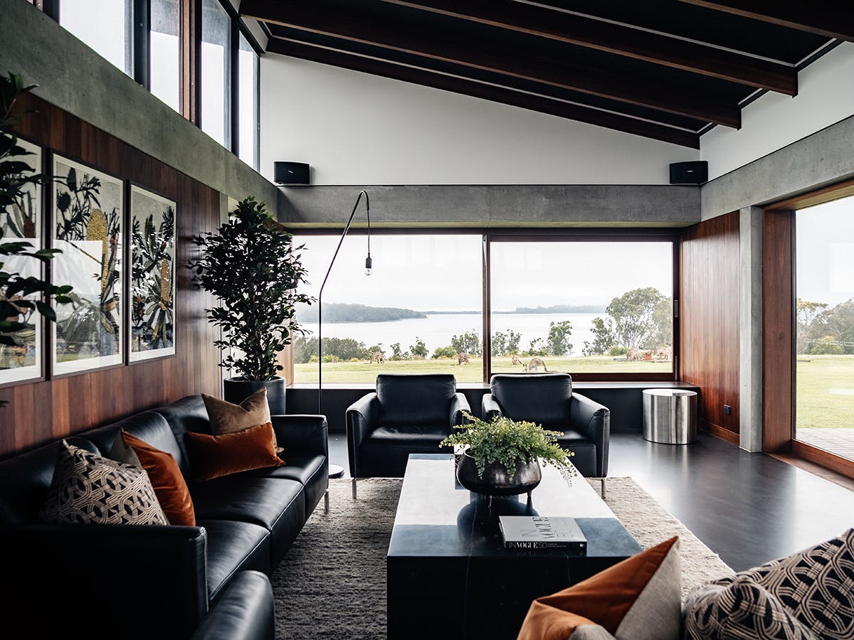 House Bingie Haven: Spacious 5-Bedroom Luxury House with Seaviews, New South Wales