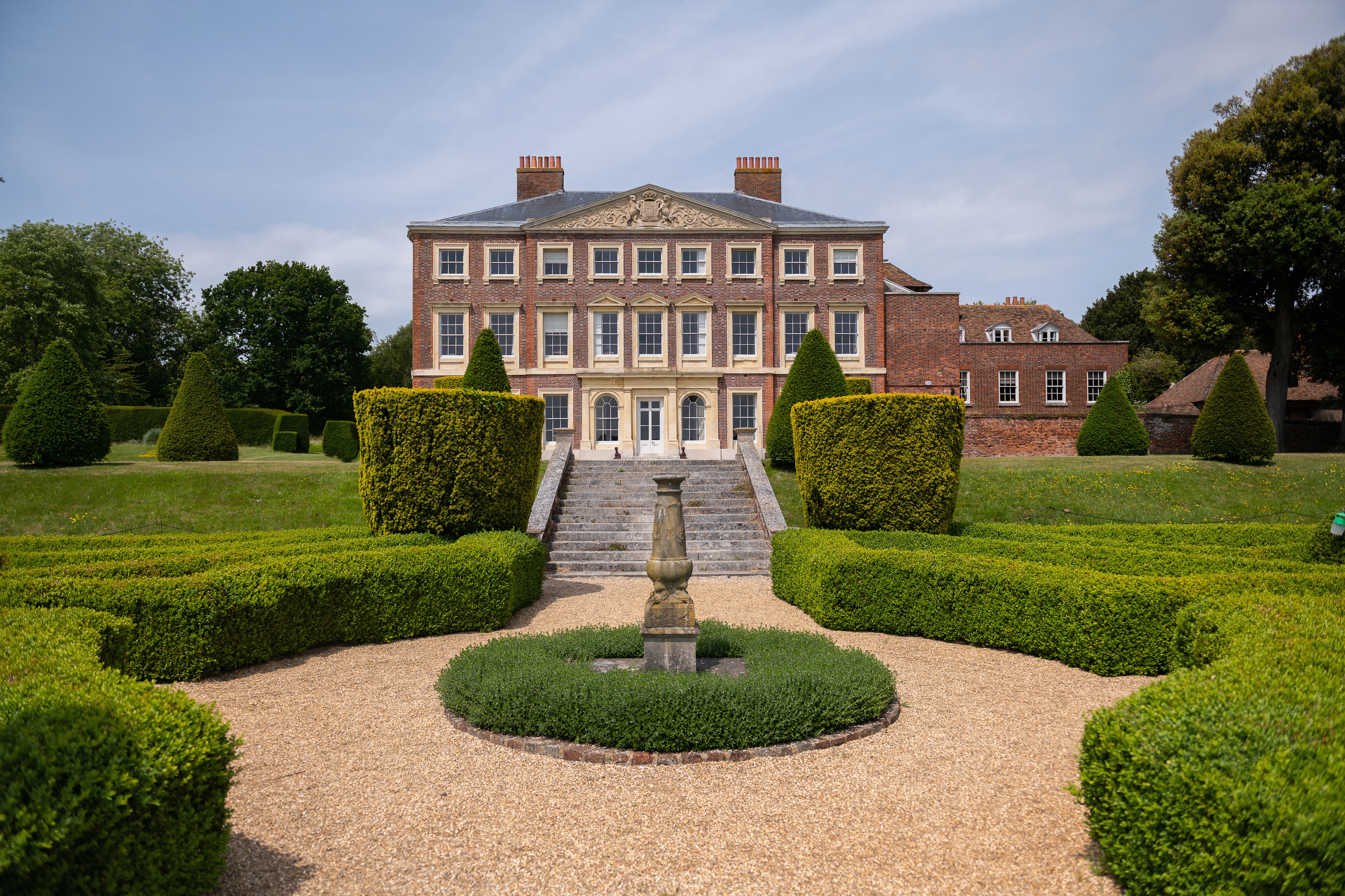House Blean Canterbury: Luxury 12-Bedroom House with Expansive Gardens, Canterbury