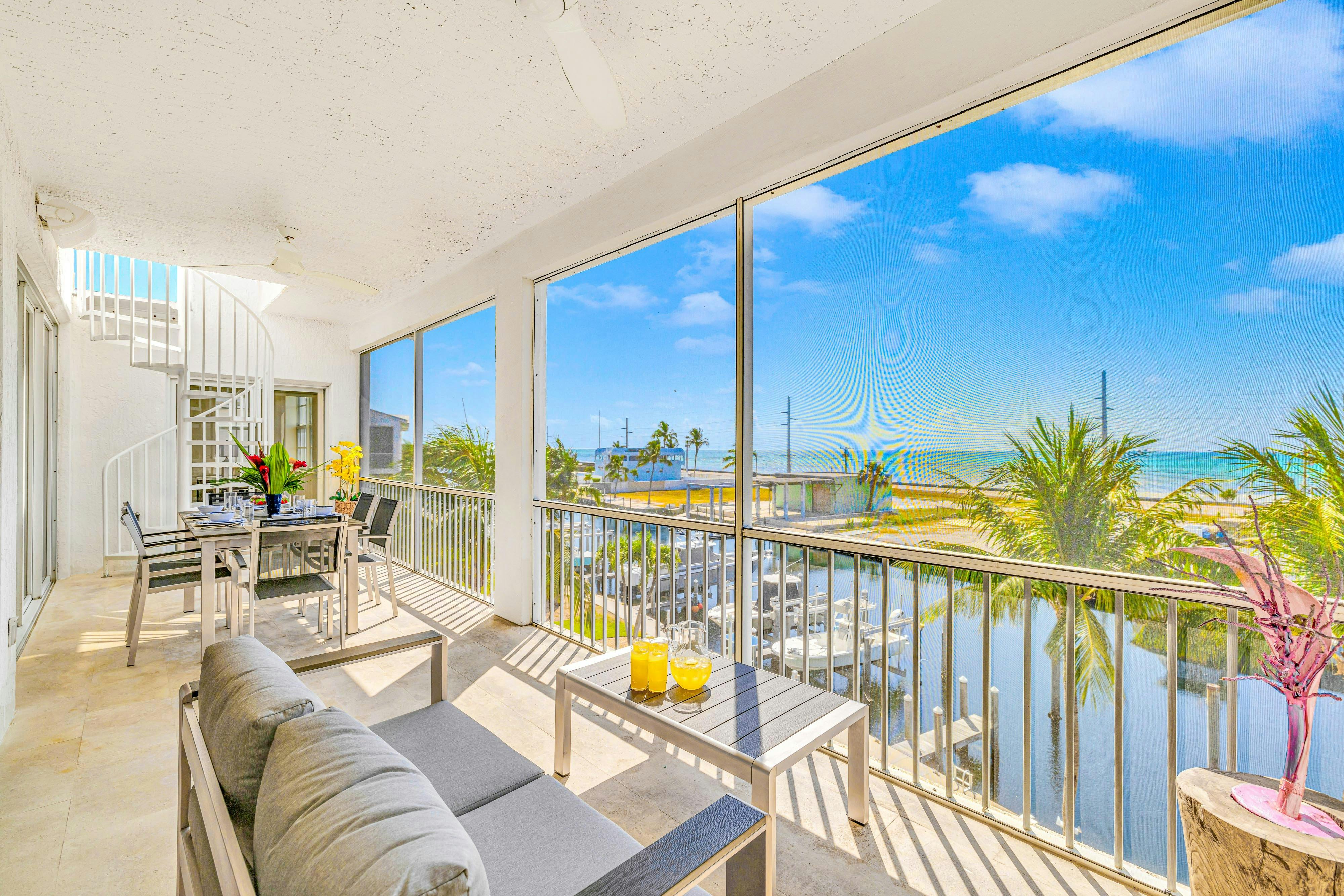 House Bougainvillea Islamorada: Luxury 5-Bedroom Penthouse with Seaview and Sauna, Islamorada