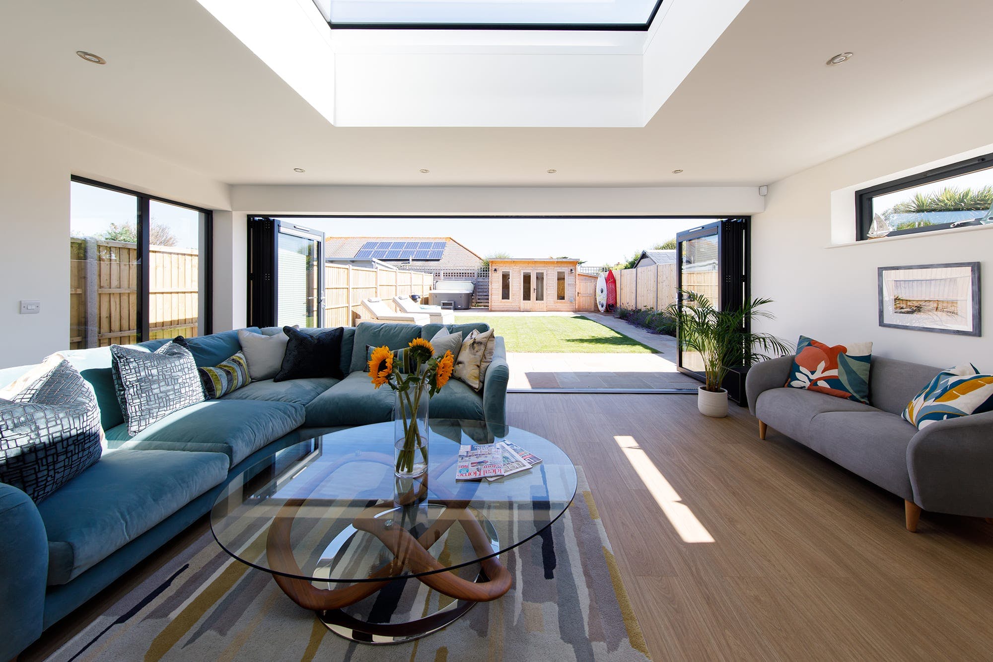 House Bracklesham Selsey Selsey: Luxury 4-Bedroom Apartment with Hot Tub and Seaview, Selsey