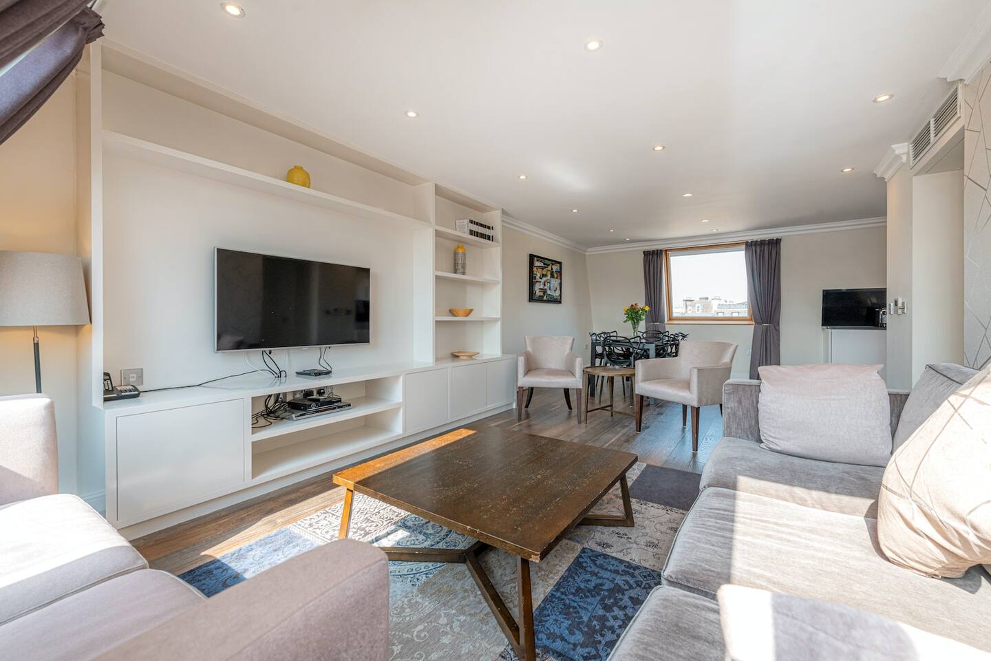 House Brompton Kensington South Kensington 8: Luxury 3-Bedroom Apartment with Family-Friendly Amenities, South Kensington