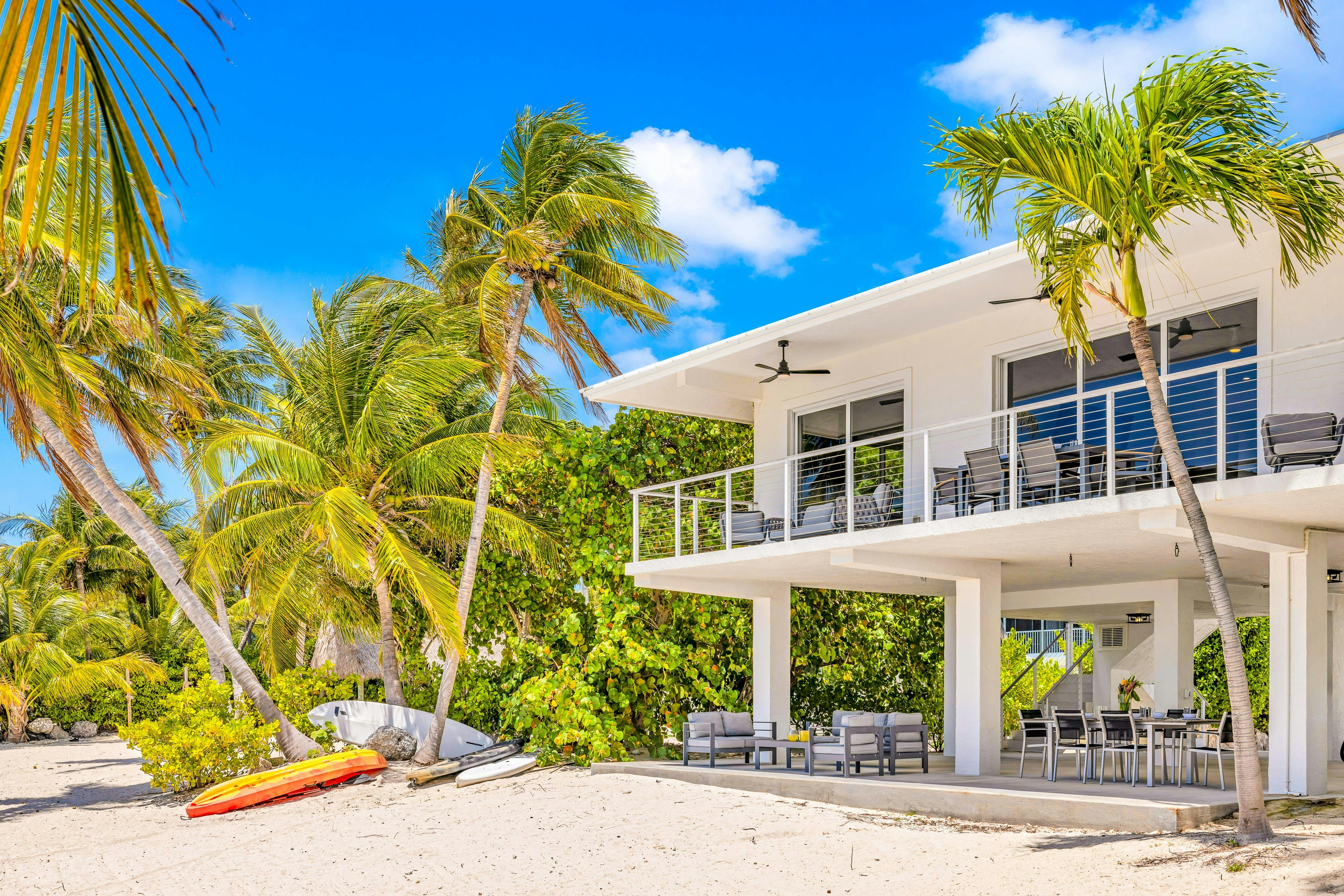 House Buttonwood Islamorada: Luxury 3-Bedroom Villa with Seaview and Beach Access, Islamorada