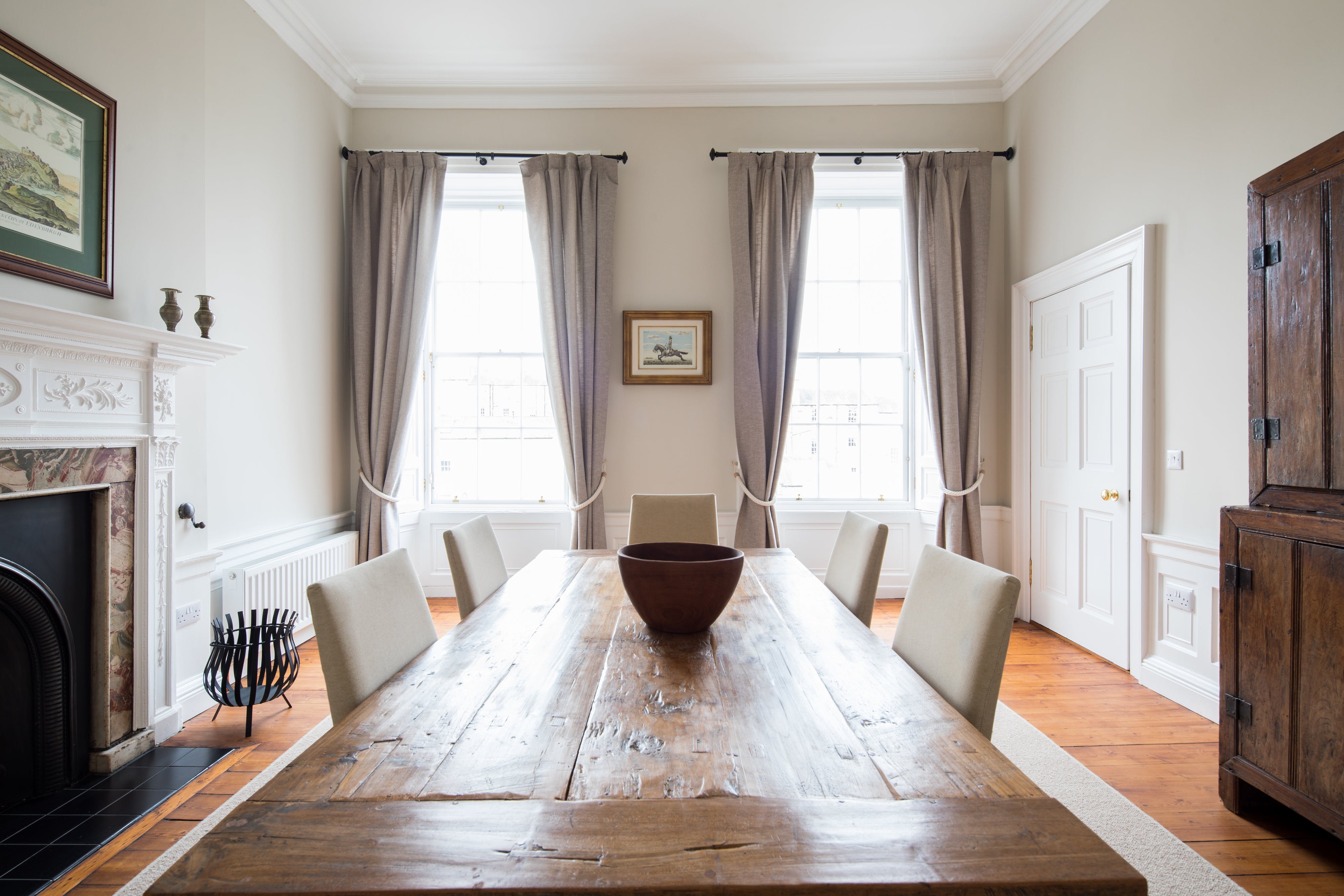 House Calton New Town: 3-Bedroom Apartment with Seaview, Edinburgh New Town