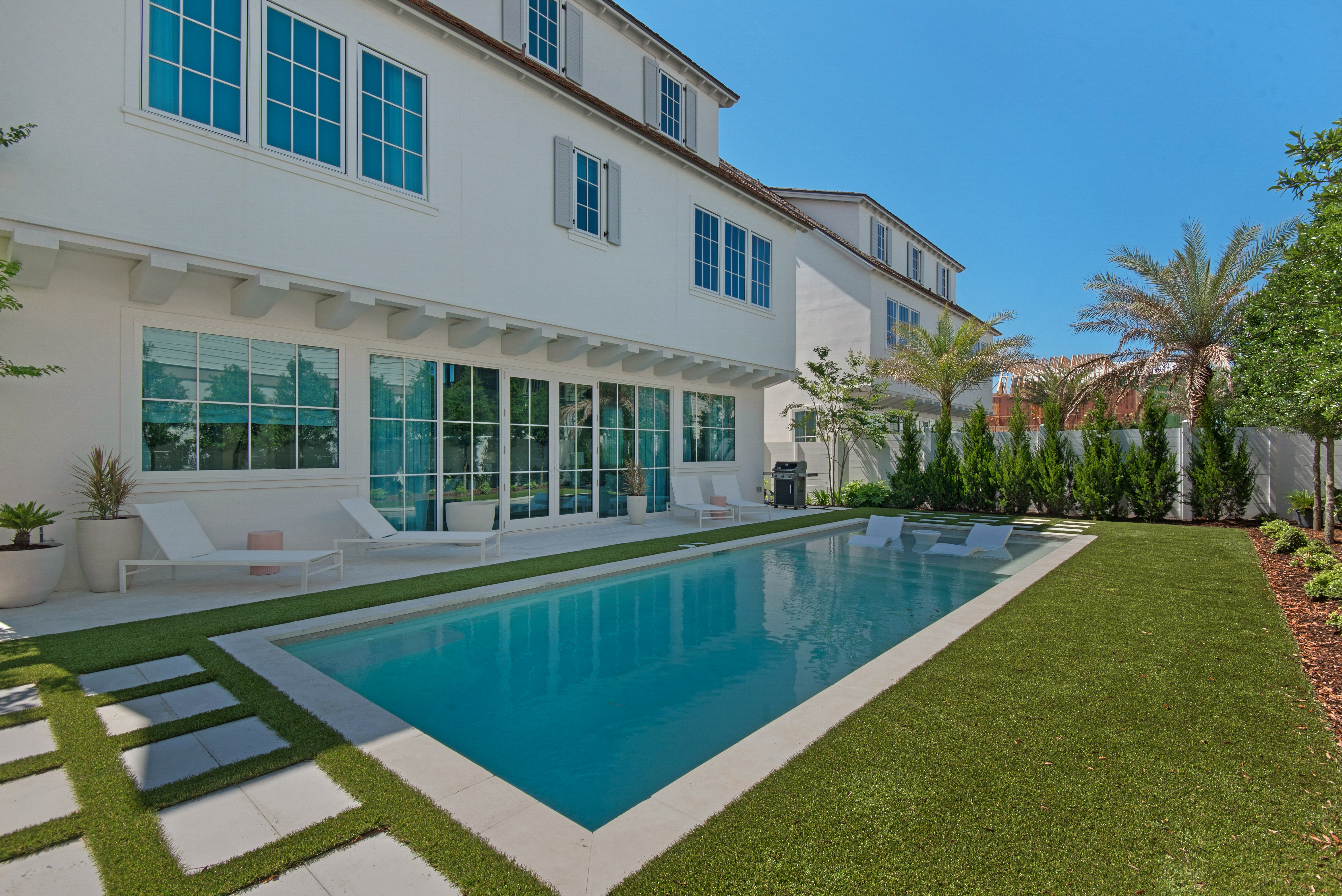 House Choctawhatchee Walton County: Spacious 5-Bedroom House with Seaview and Pool, Walton County