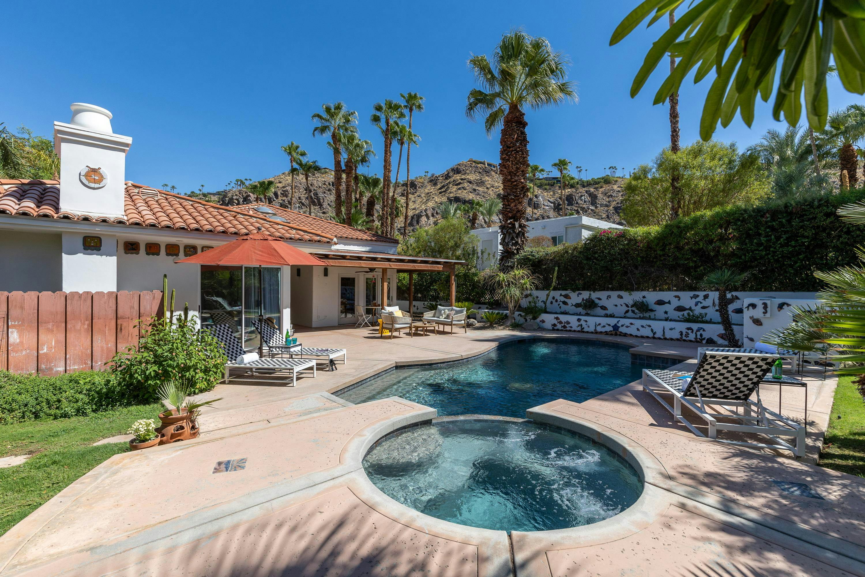 House Cholla Cathedral Cathedral City: Luxury 3-Bedroom House with Pool and Hot Tub, Cathedral City