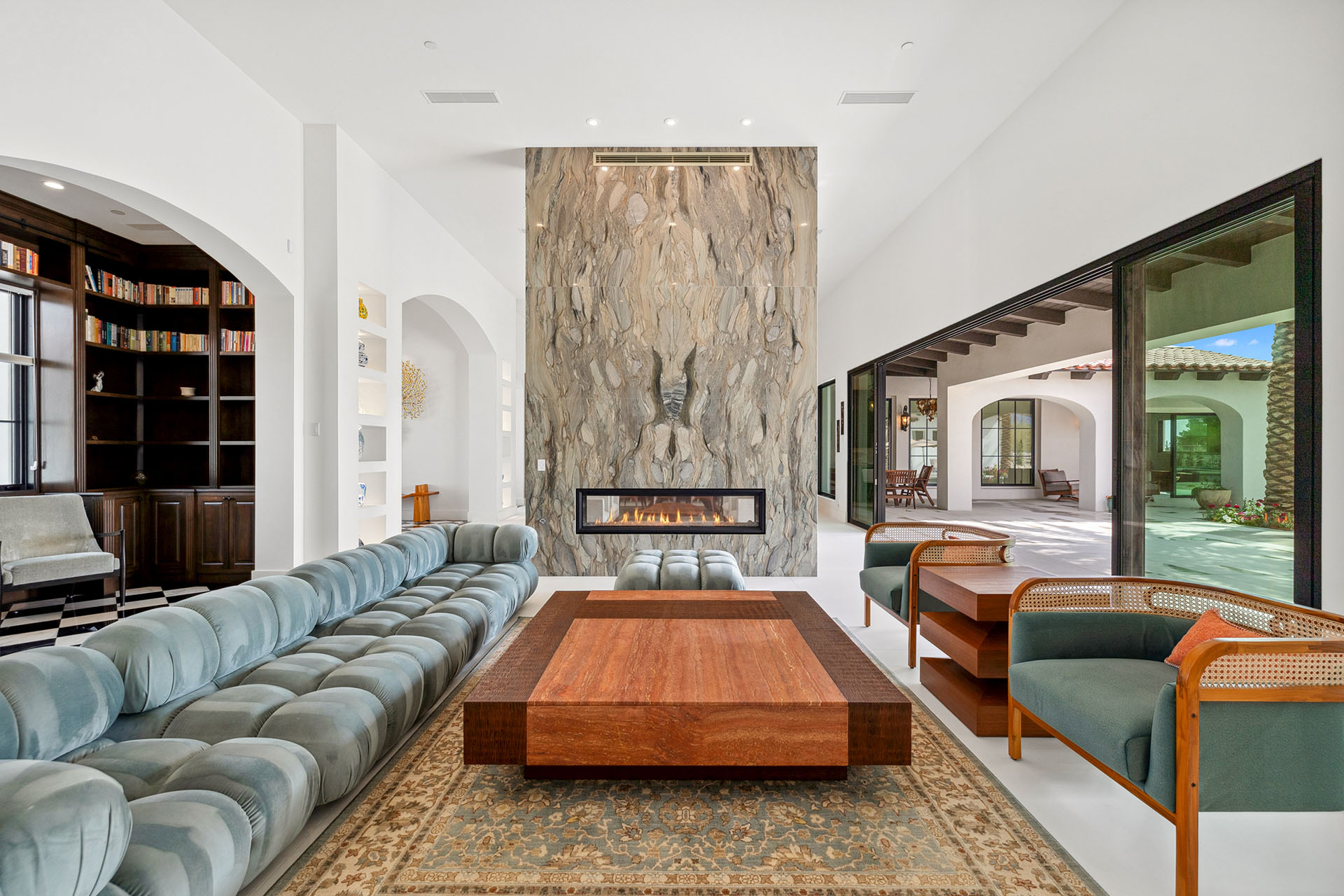 House Cholla Palm Springs: Luxury 5-Bedroom Villa with Pool and Tennis Court, Palm Springs