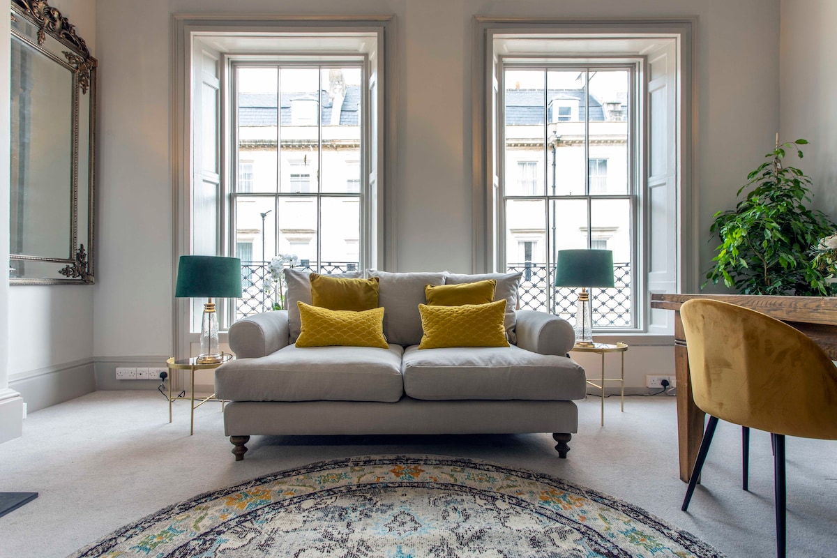 House Claverton Bath: Charming 3-Bedroom Apartment Rental Bath with Family-Friendly Features in Somerset