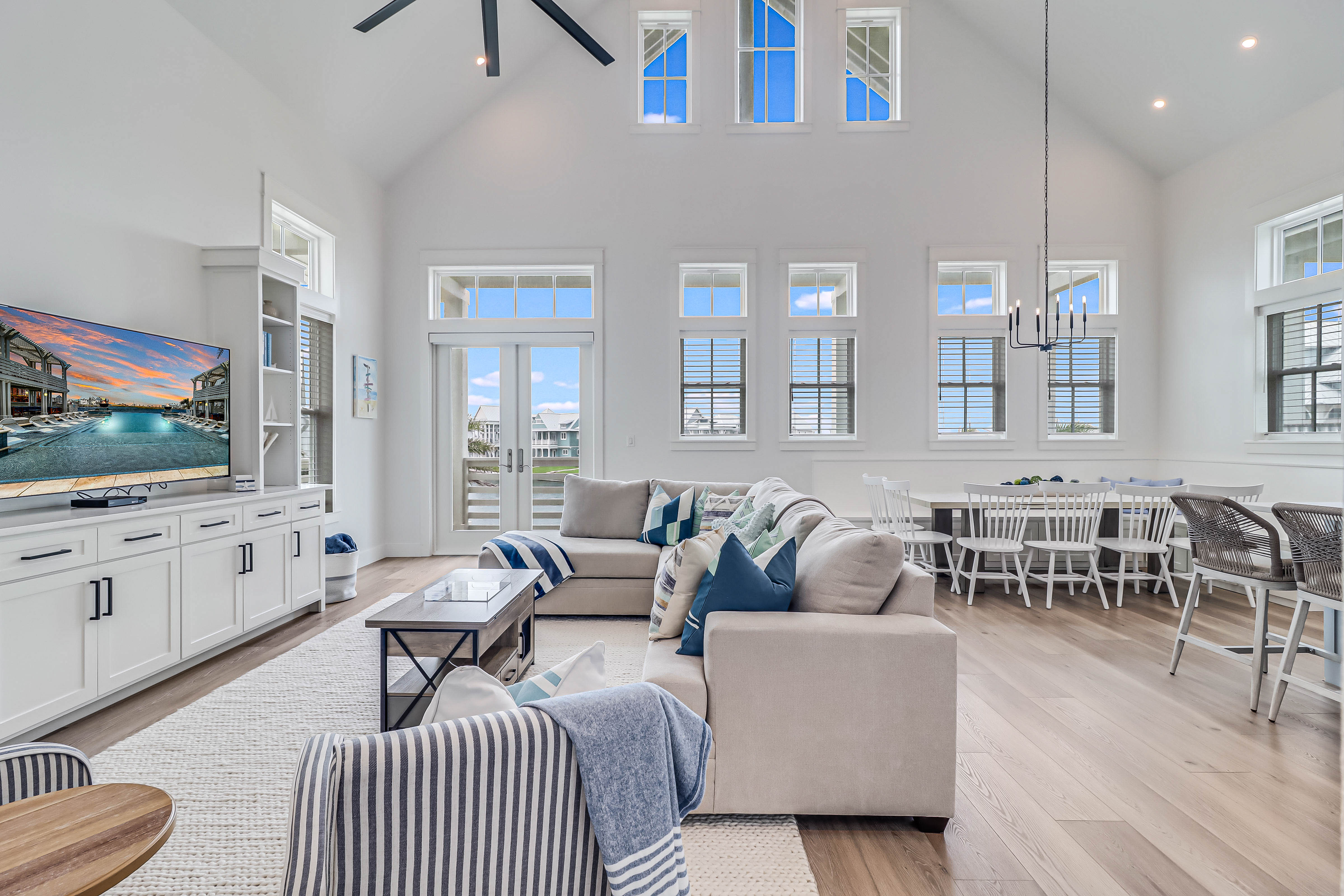 House Copano Mustang: Luxury 4-Bedroom Villa with Seaview and Beach Access, Nueces County