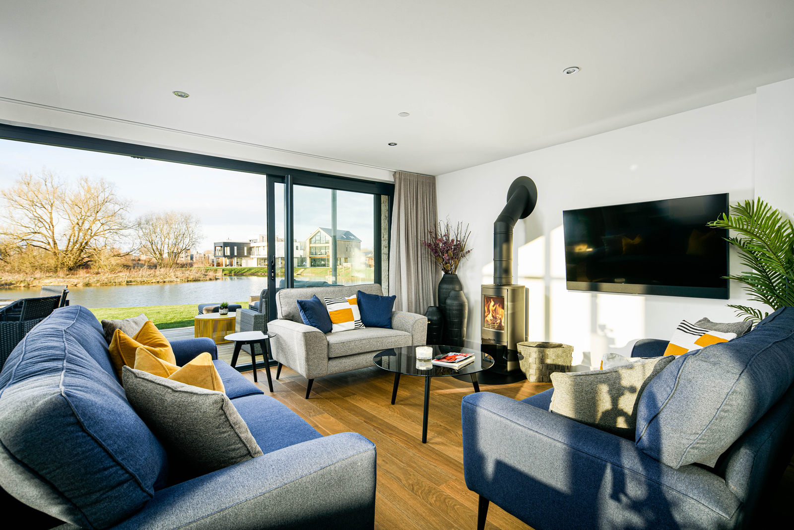 House Cotswold Cricklade: Luxury 5-Bedroom Villa with Pool and Tennis Court, Cricklade