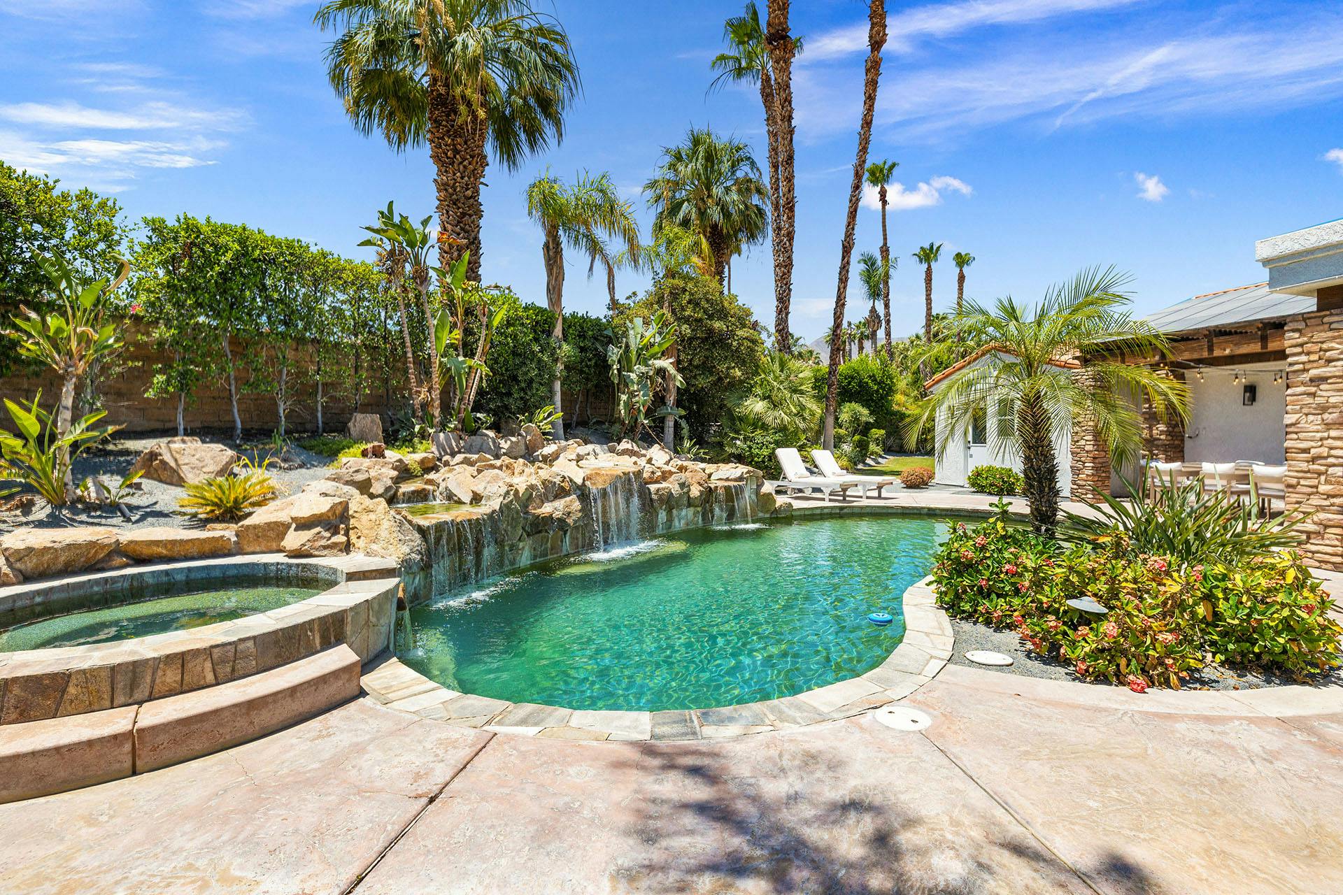 House Desert Flora: Luxury 3-Bedroom House with Resort-Style Pool, Palm Desert