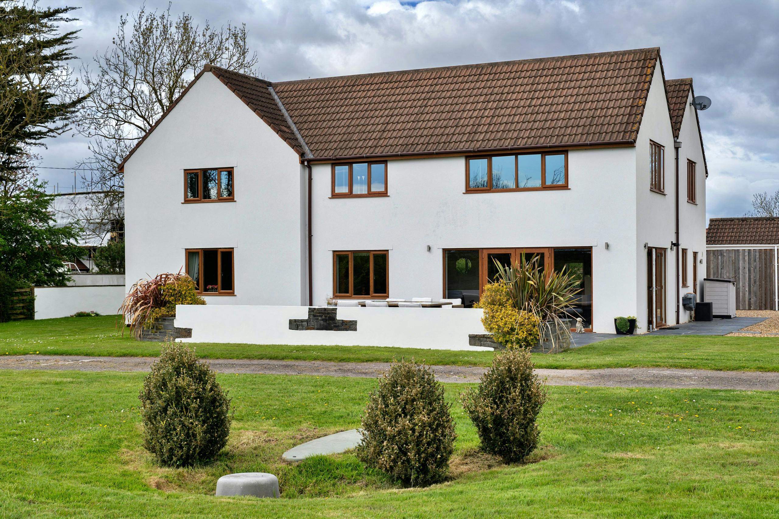 House Ebbor Wells: Spacious 6-Bedroom House with Hot Tub and Seaview, Somerset