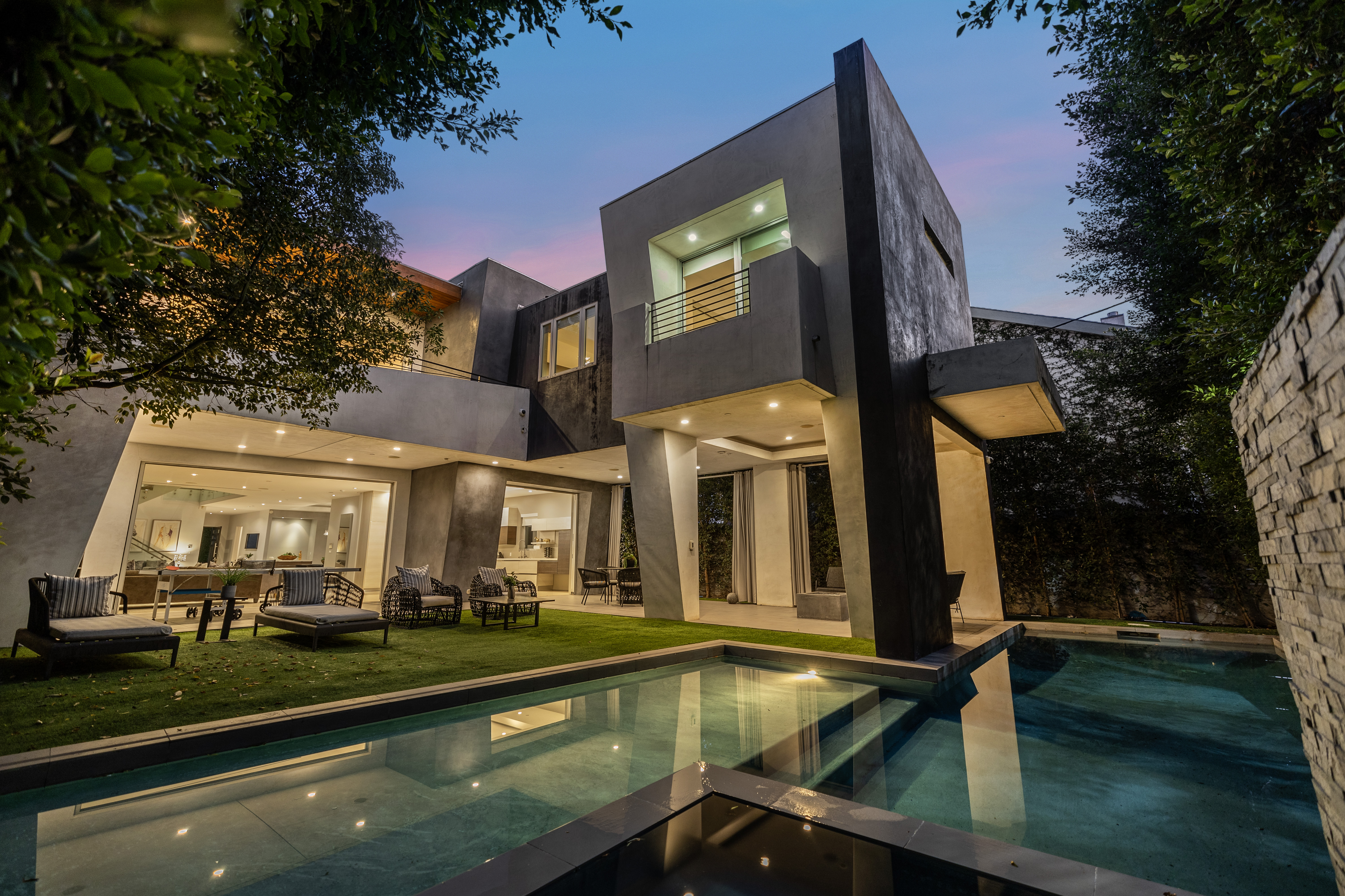 House Elysian Beverly: Luxury 5-Bedroom Apartment with Seaview and Pool, Los Angeles