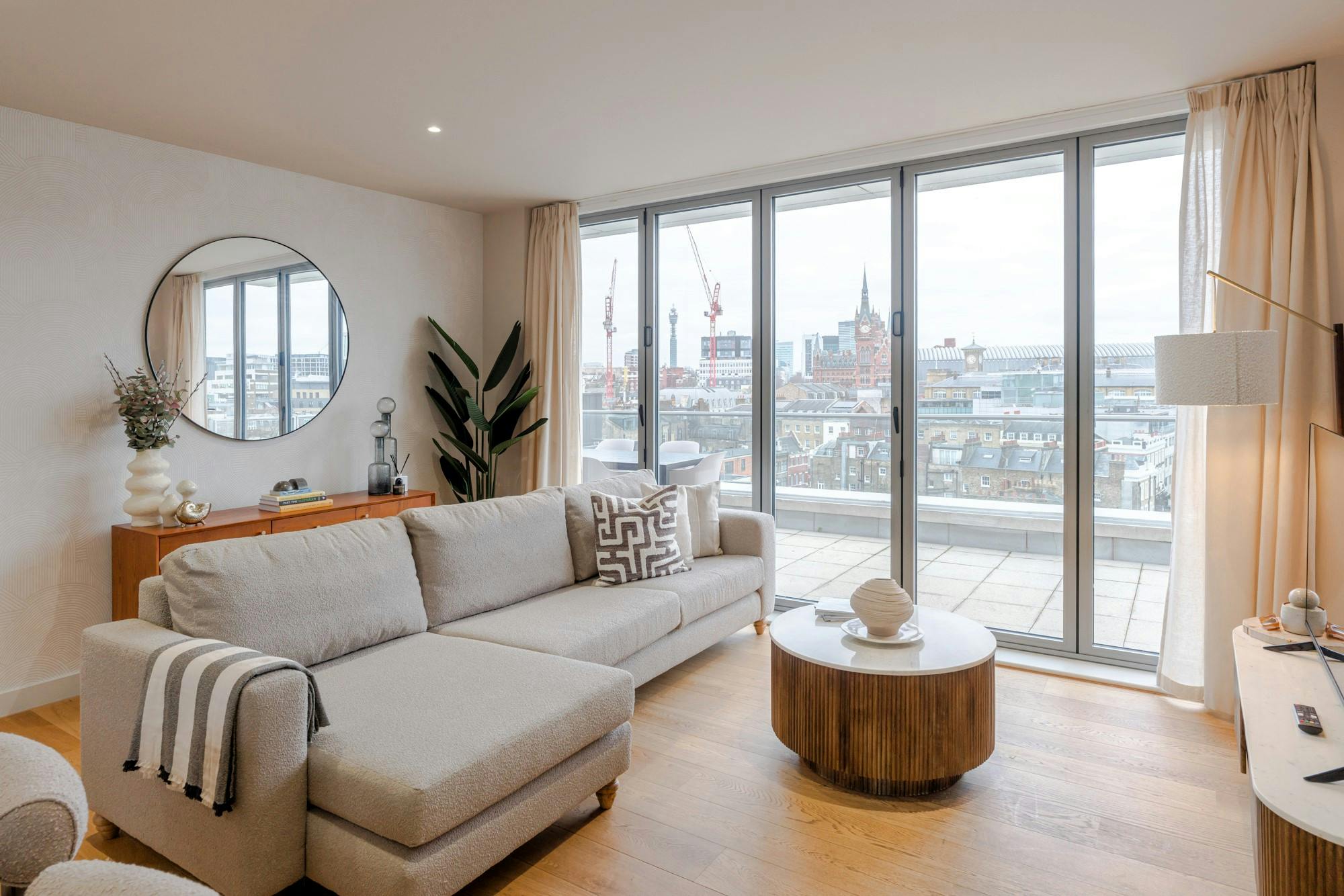 House Gaslight KingsCross: Chic 2-Bedroom Townhouse with Skyline Views, Kings Cross