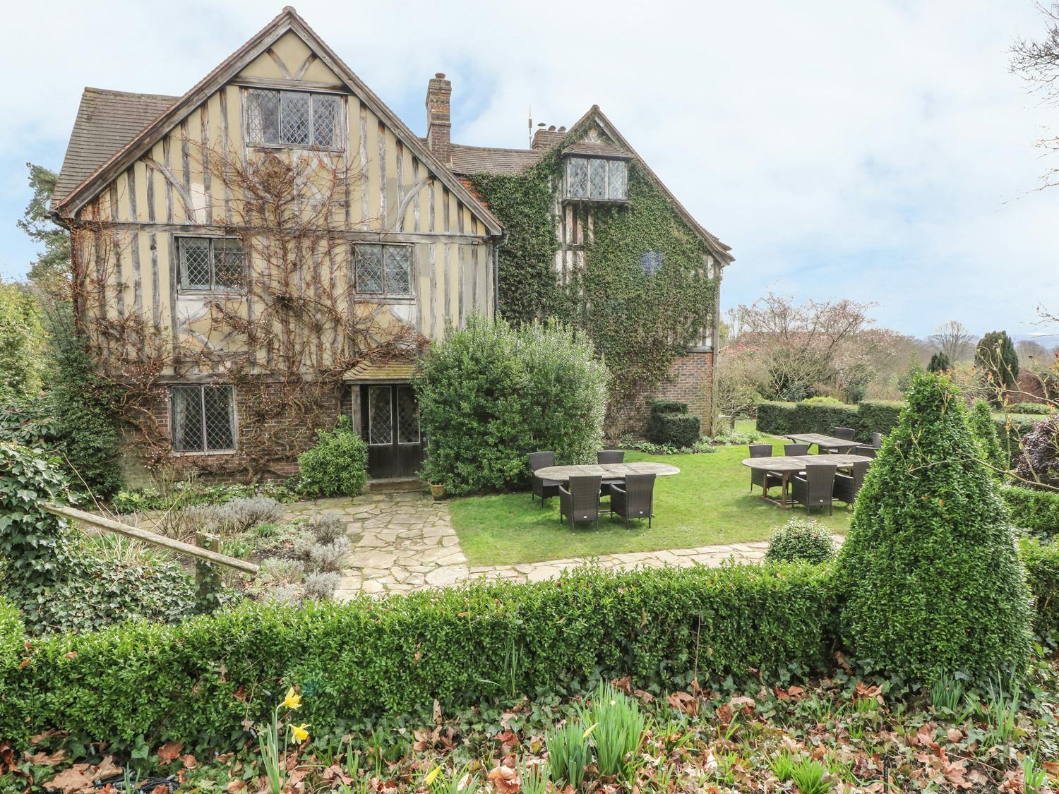 House Goudhurst Tunbridge: Spacious 7-Bedroom House with Pool, Royal Tunbridge Wells