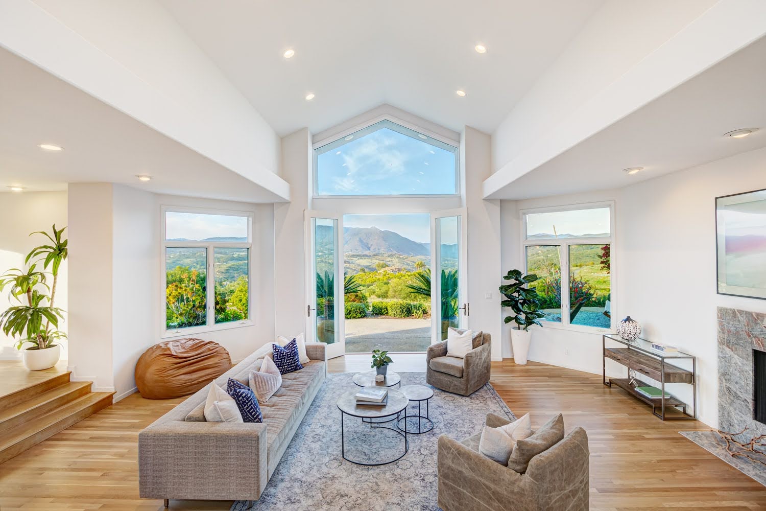 House Guajome Fallbrook: Luxury 4-Bedroom Apartment with Pool and Countryside Views, San Diego County