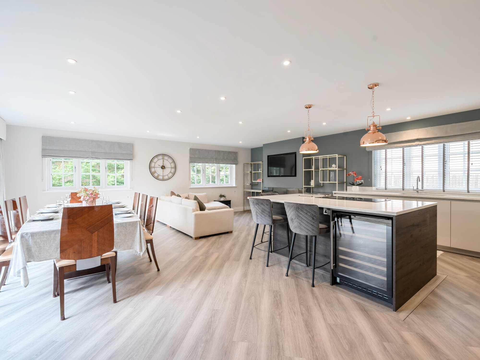 House Holmwood Surrey: Elegant 5-Bedroom House Perfect for Families, The Surrey Hills