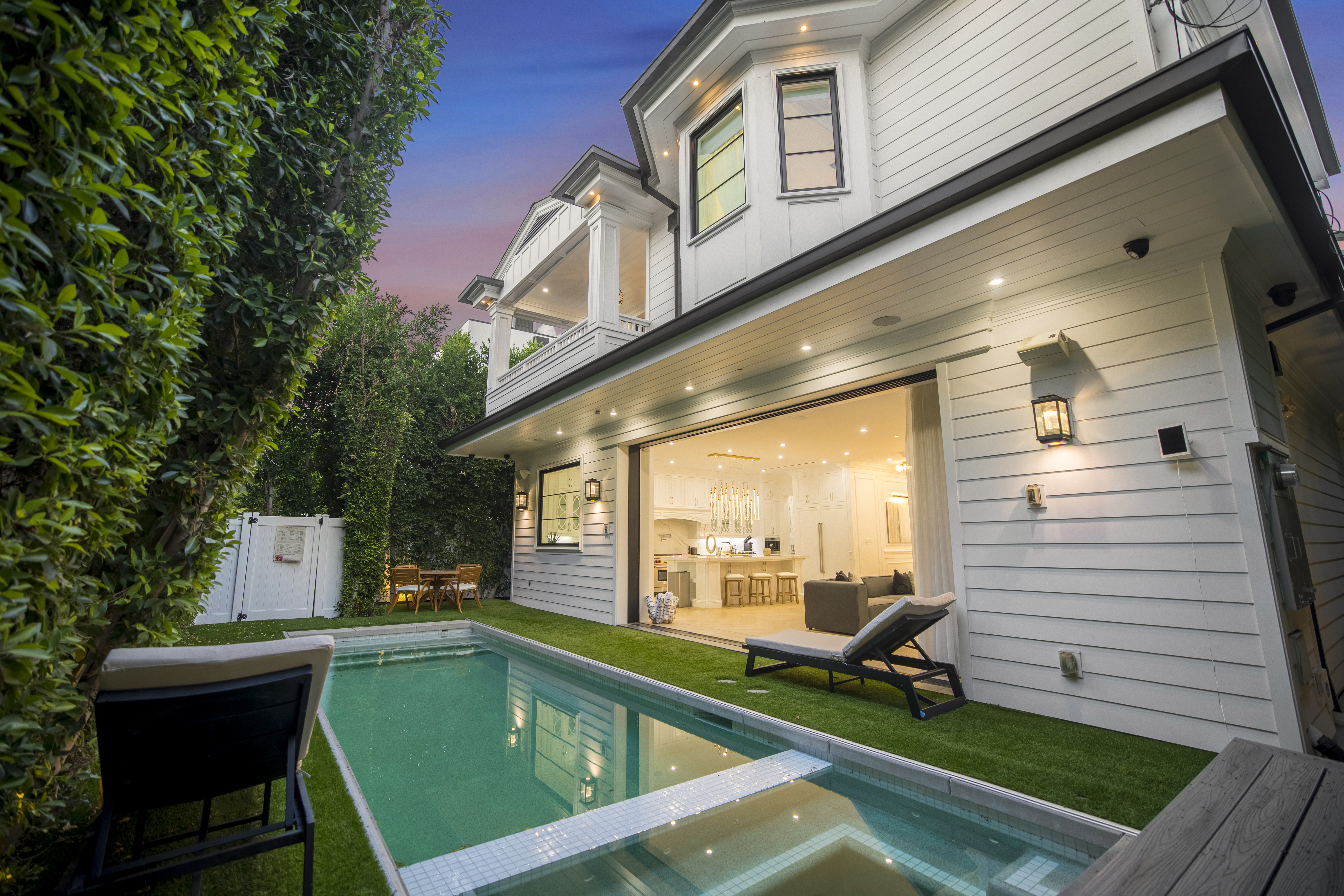 House Jacaranda Fairfax: Luxury 5-Bedroom Villa with Pool and Hot Tub, Los Angeles