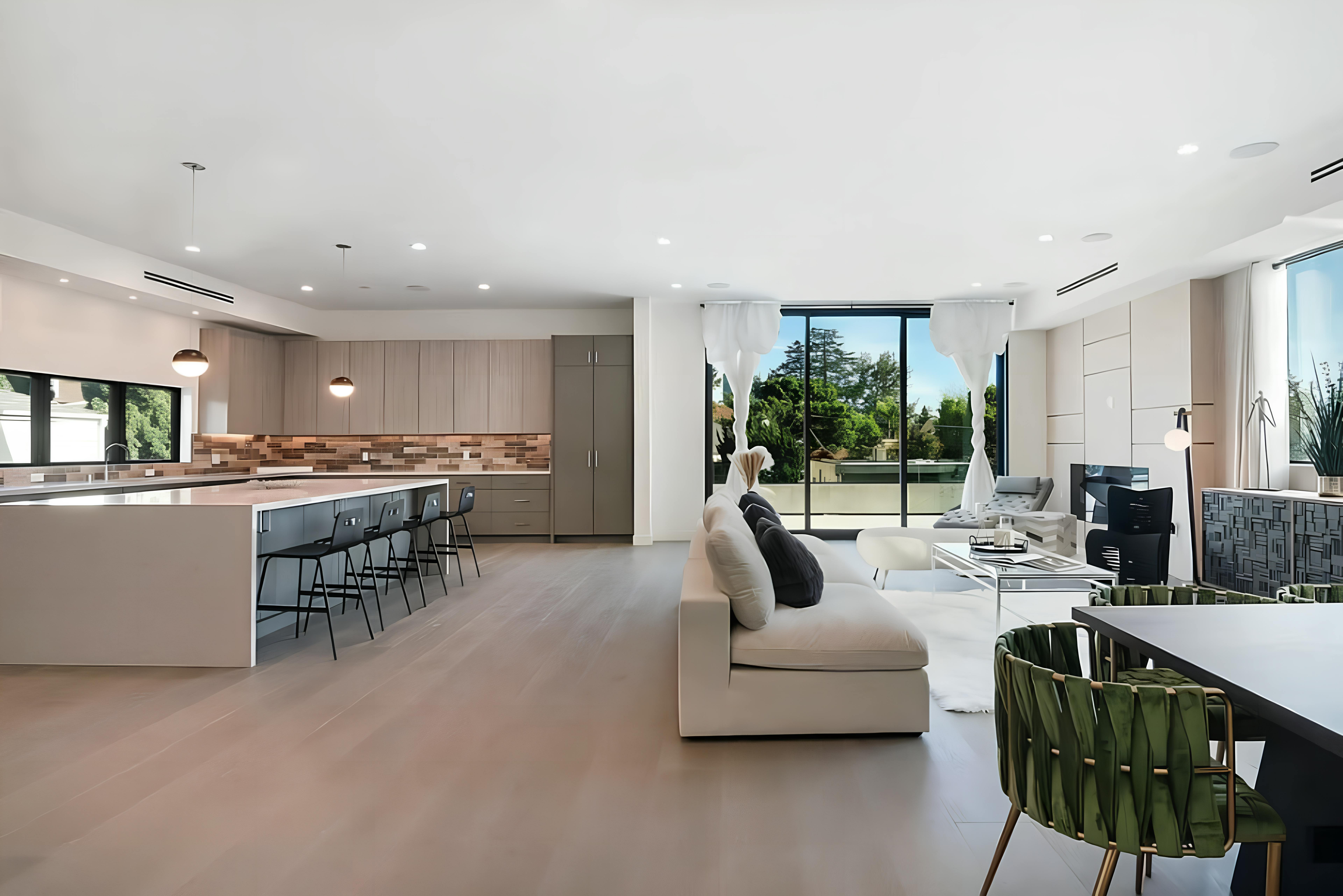 Villa Levante Chautauqua Westwood: Luxury 3-Bedroom Apartment with Private Balconies, Westwood