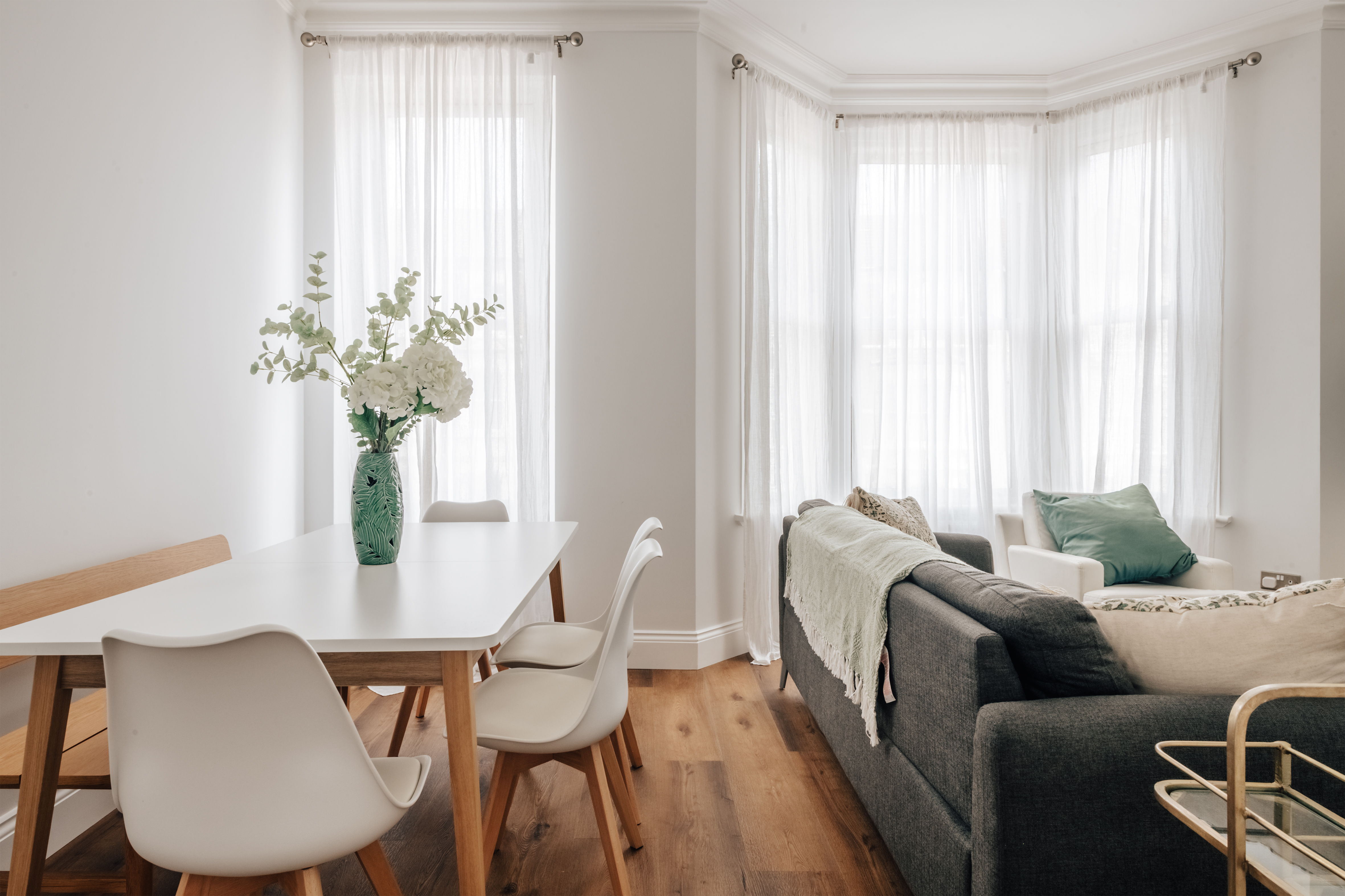 House Kilburnia Kilburn: Spacious 4-Bedroom Family-Friendly Apartment Rental Kilburn with Remote Working