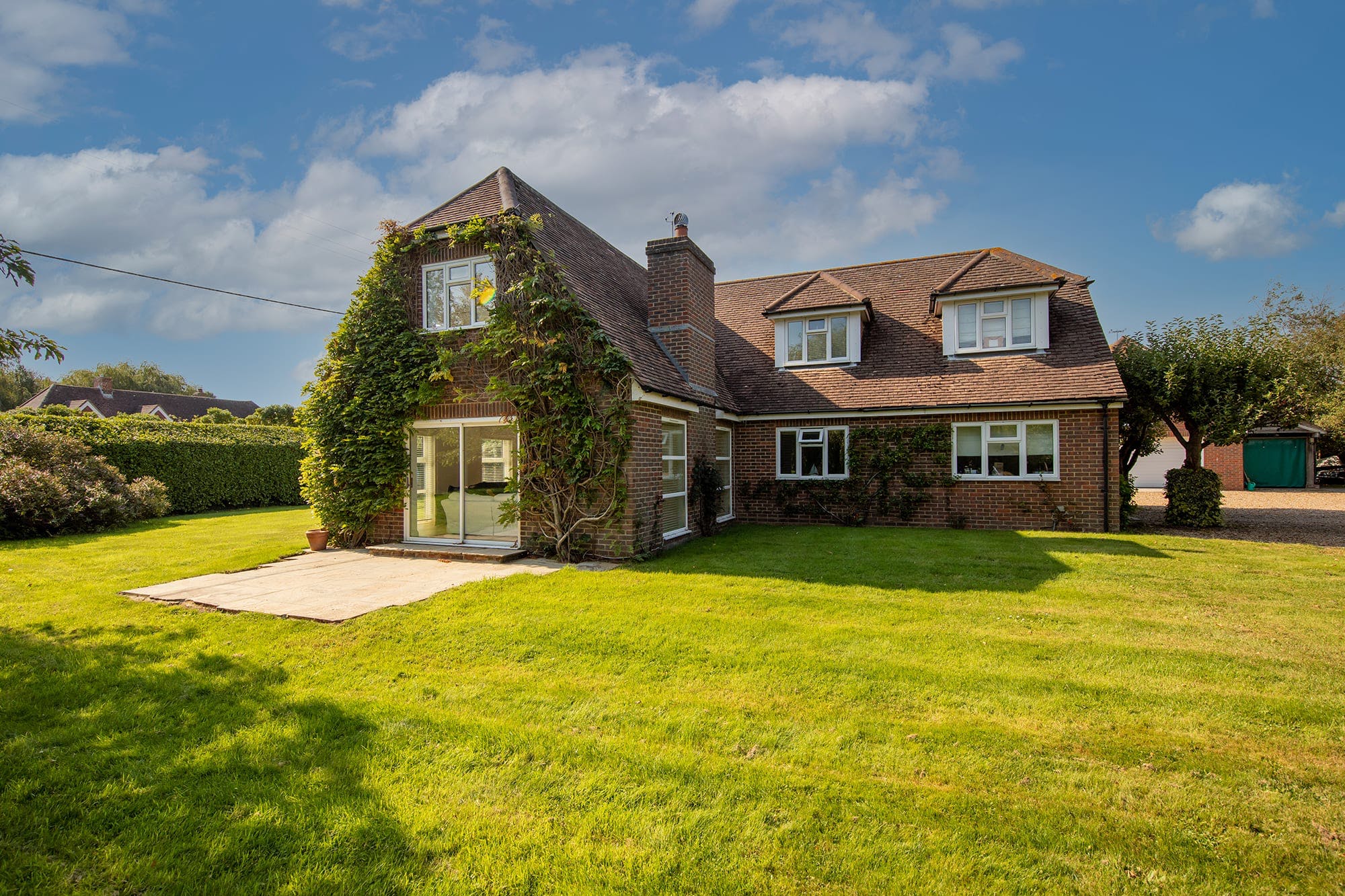 House Kingley Selsey: Spacious 6-Bedroom Apartment with Beach Access, Selsey