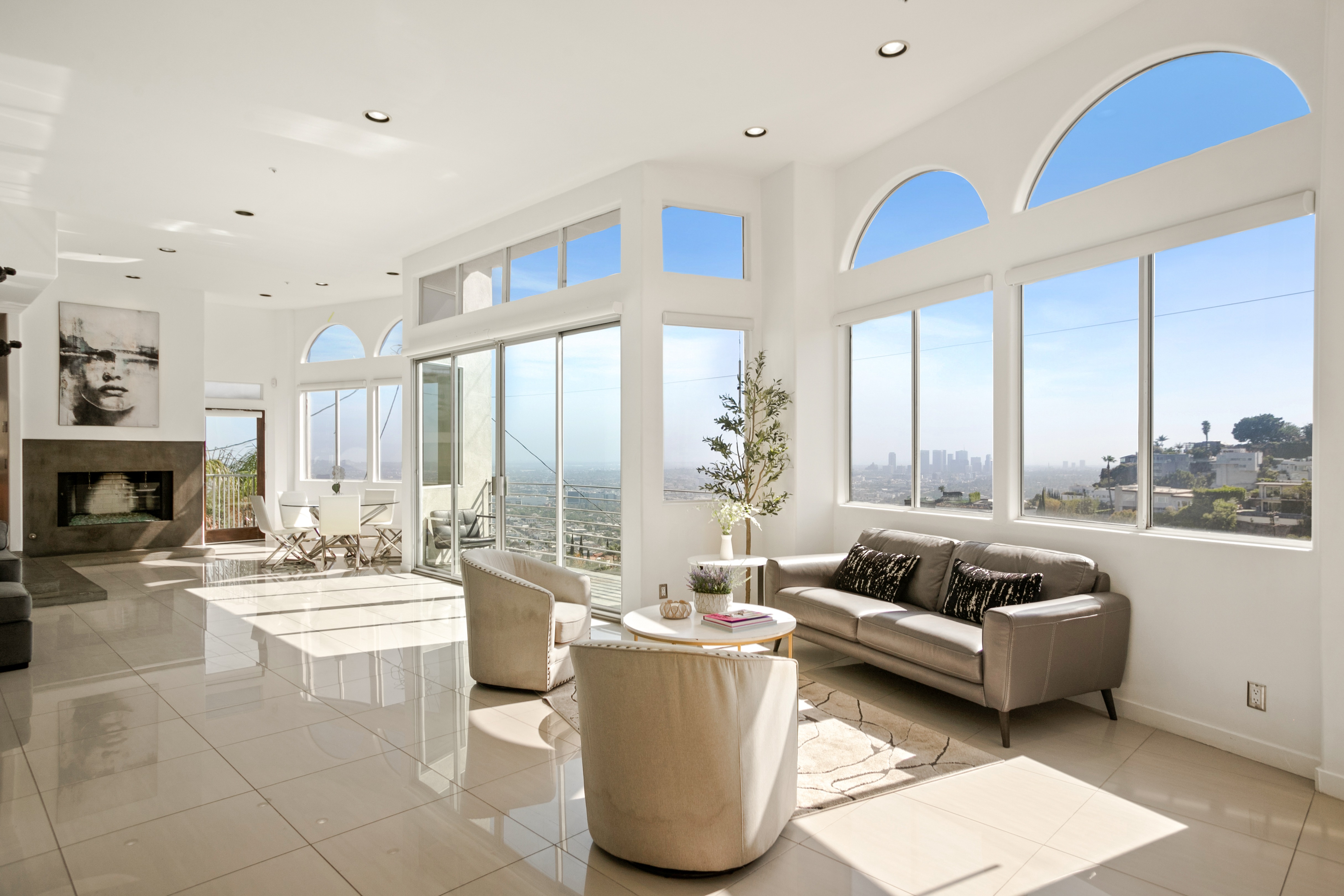 House Laurel Canyon: Luxurious 5-Bedroom Villa with Pool and Hot Tub, Laurel Canyon