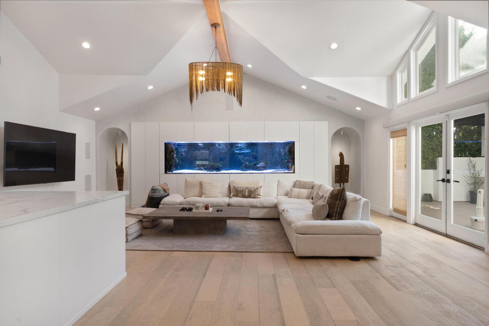 House Laurel StudioCity: Spacious 3-Bedroom Apartment with Hot Tub, Studio City