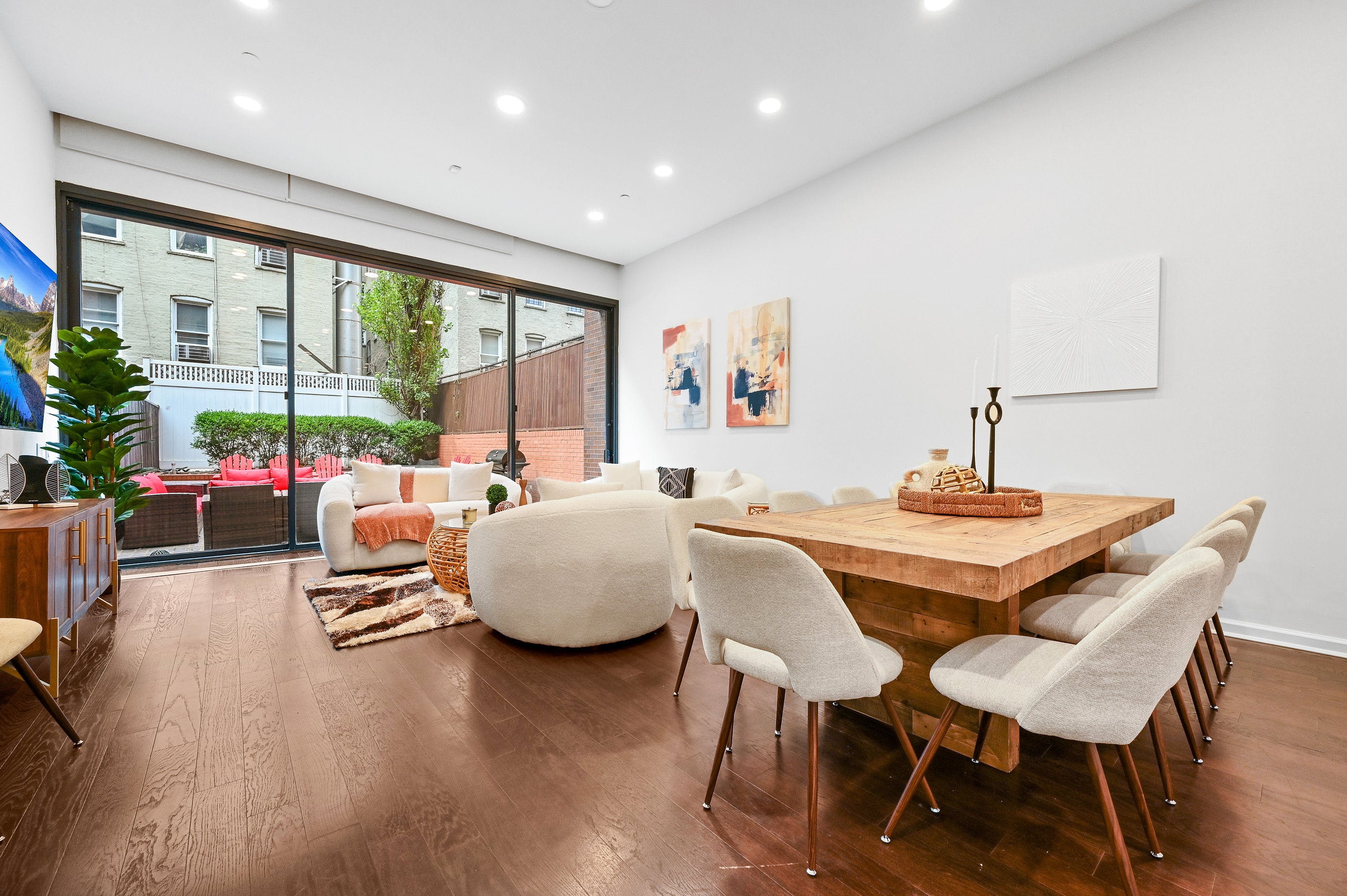 House Lenox UpperEast Upper East Side: Luxury 4-Bedroom Apartment with Pool and Gym, Upper East Side