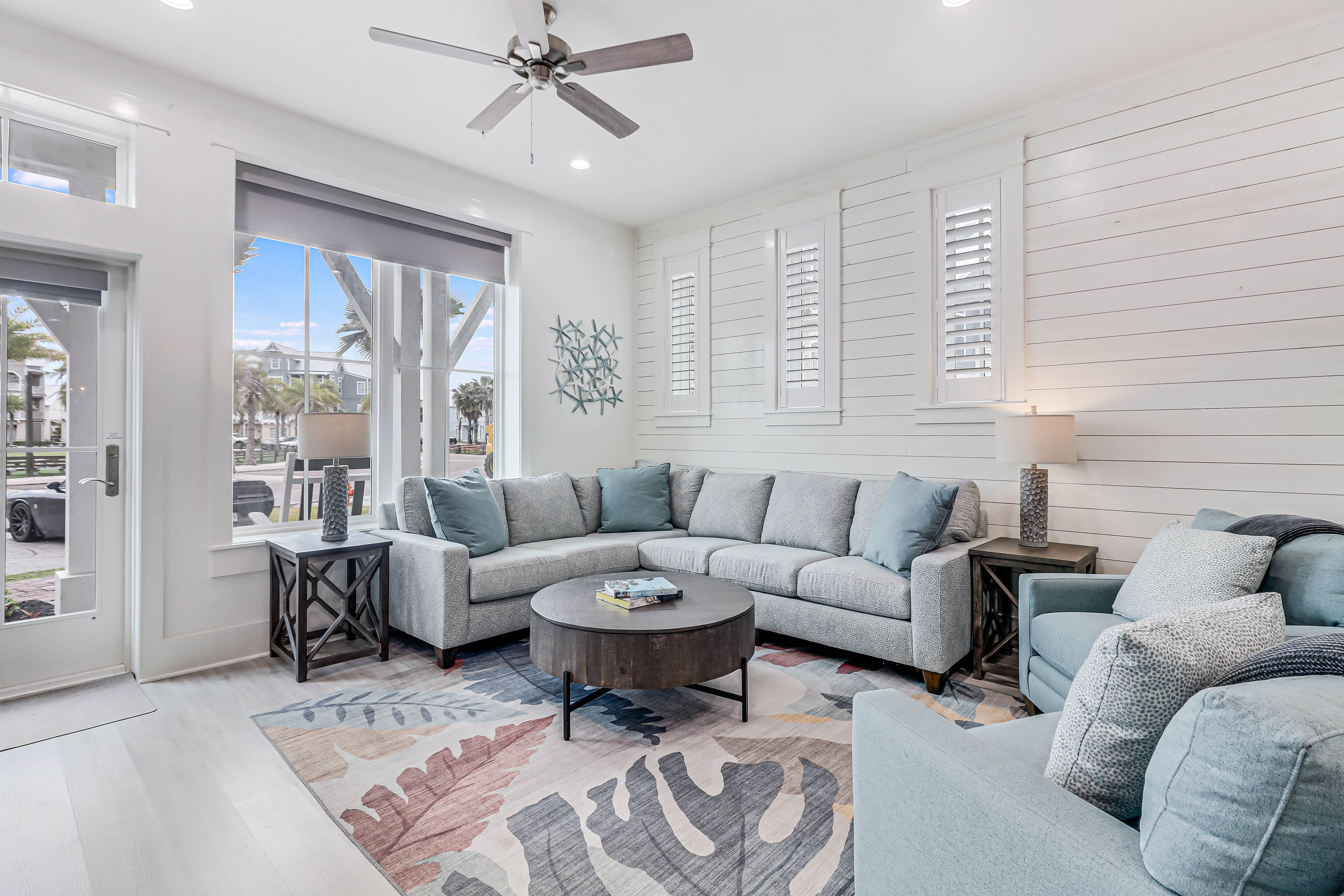 House Live Oak Austin: Luxury 3-Bedroom Villa with Sea Views and Pool, Austin