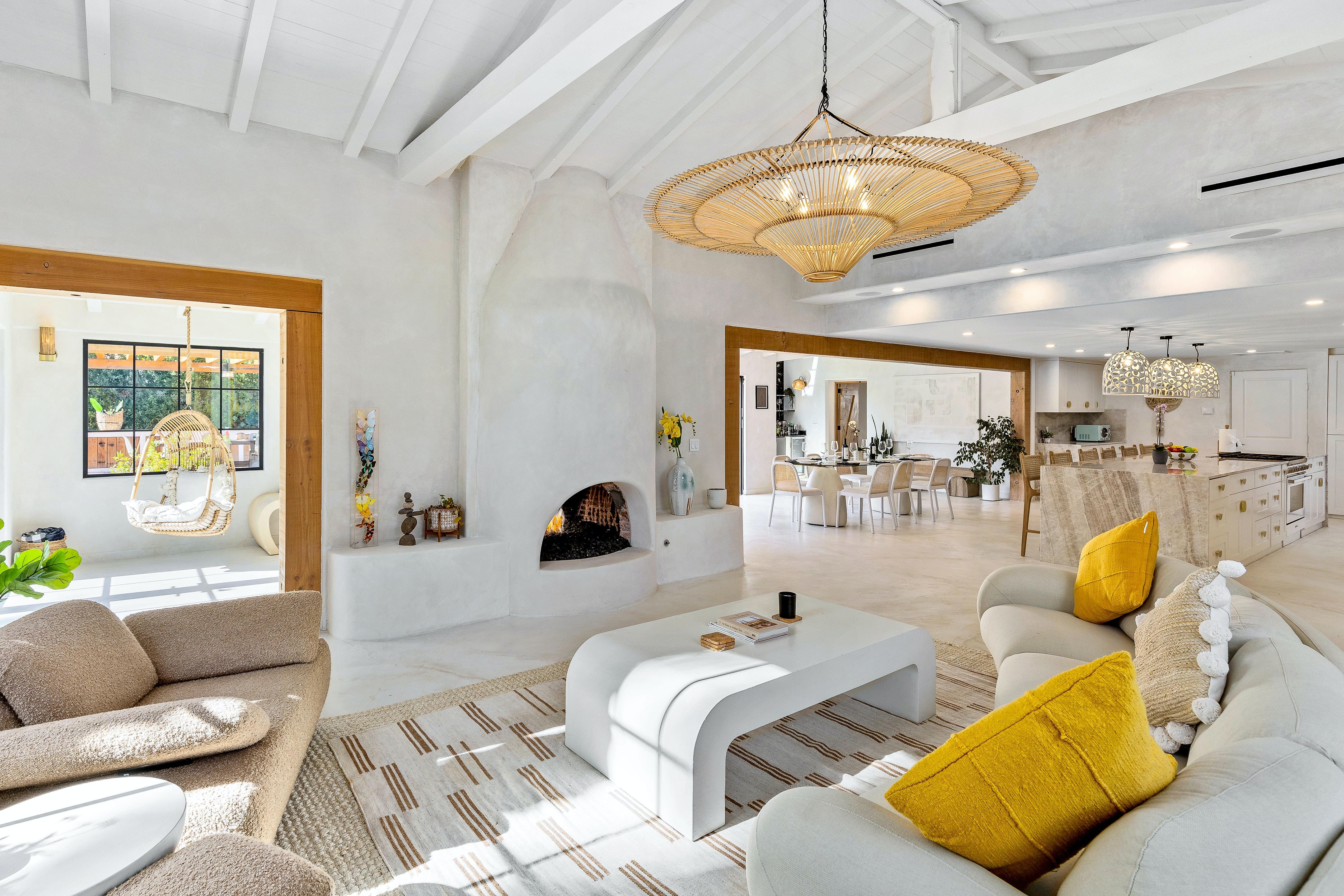 House Magnesia Cathedral: Luxury 4-Bedroom Apartment with Pool and Hot Tub, Palm Springs