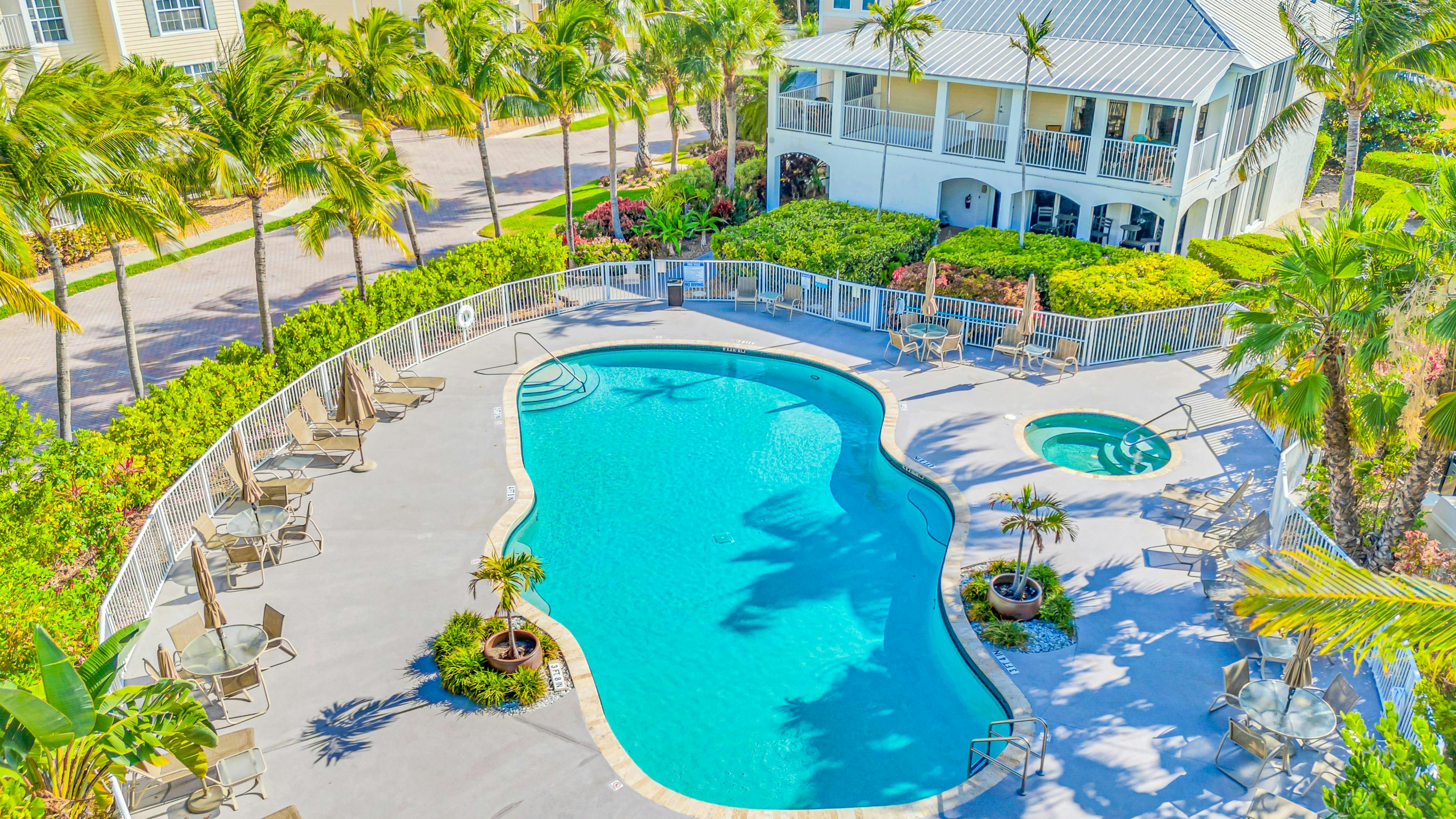 House Mahogany Islamorada: 8-Bedroom Villa with Pool and Beach Access, Islamorada