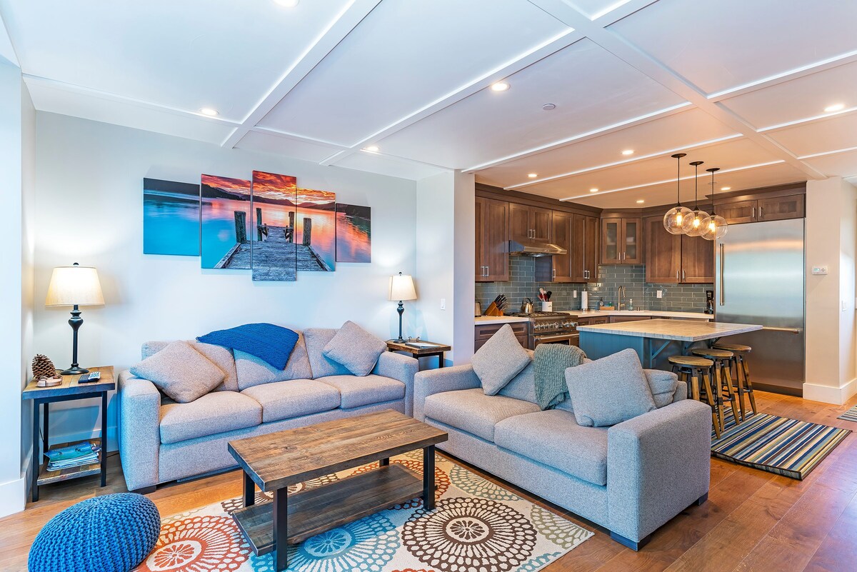 House Manzanita Kings Beach: 4-Bedroom Luxury Villa with Family-Friendly Features, Kings Beach