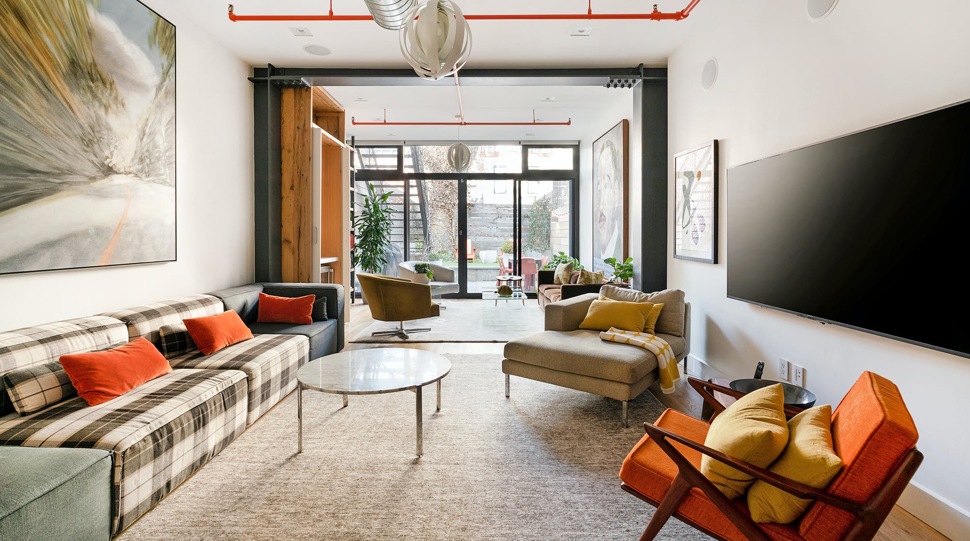 House Marcus Garvey Harlem: Luxury 4-Bedroom Townhouse with Hot Tub, Harlem