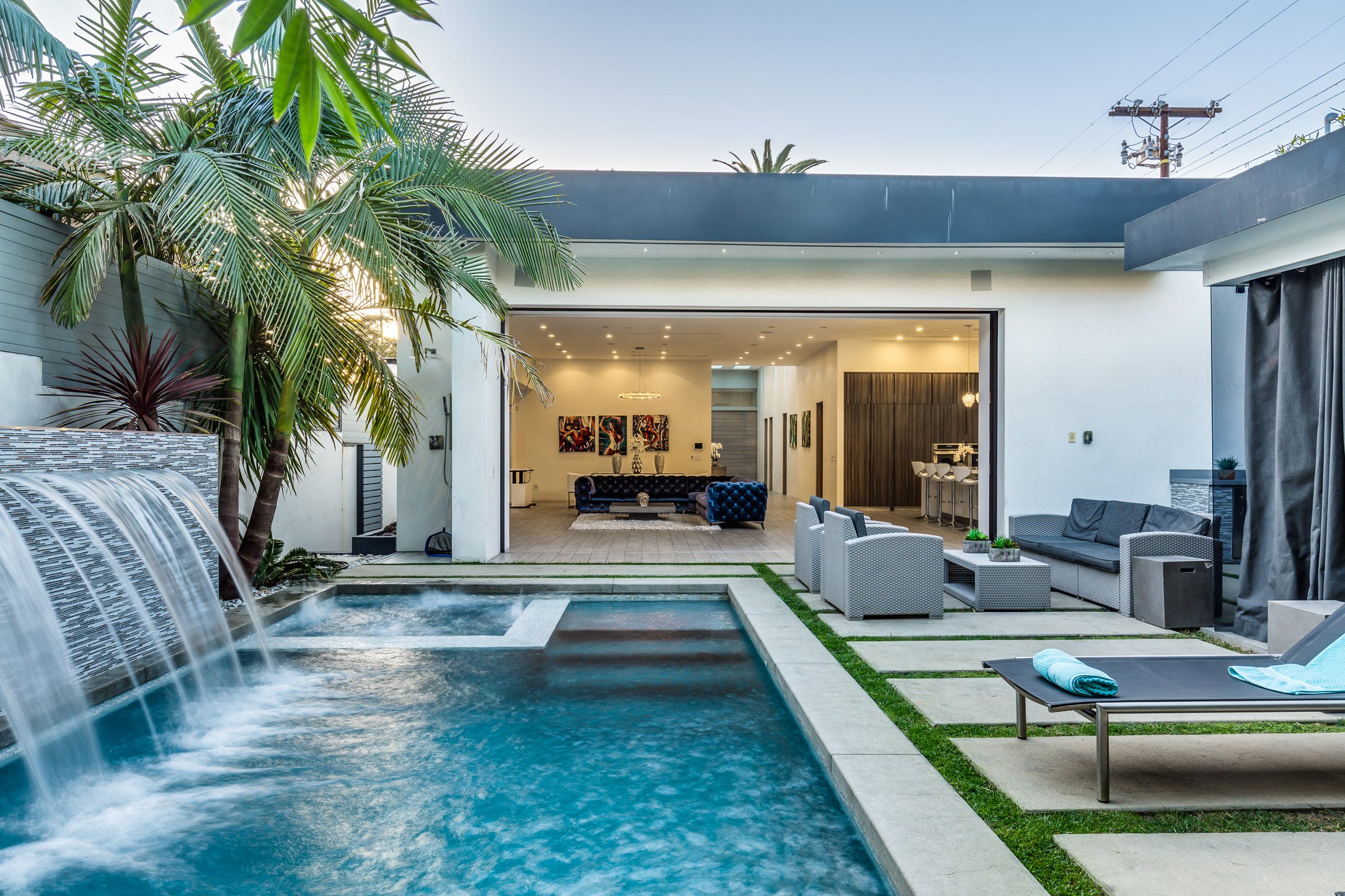 House Melrose WestHollywood: Luxury 3-Bedroom Apartment with Pool and Hot Tub, West Hollywood