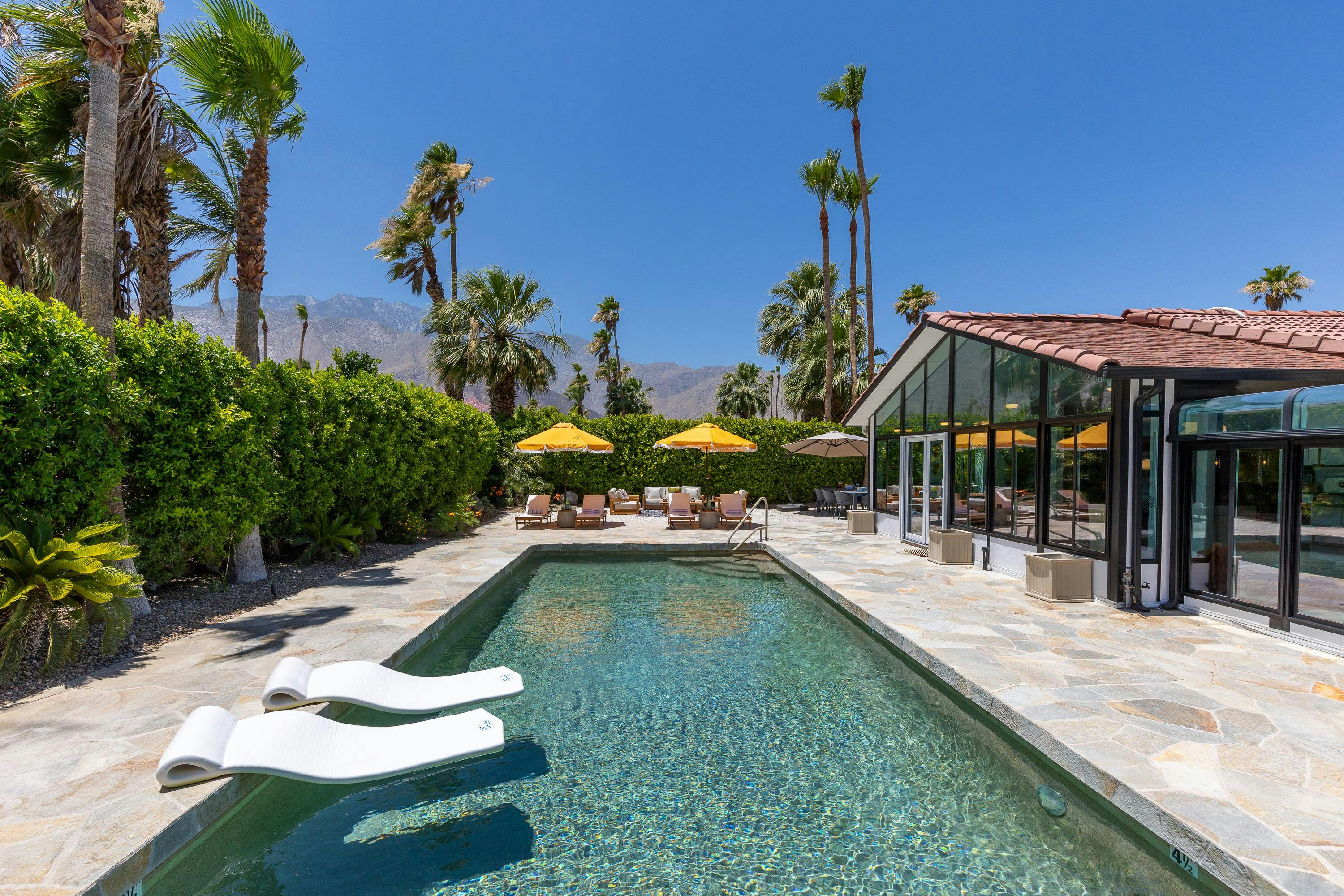 House Mesquite Springs Palm Springs: Luxury 3-Bedroom House with Pool and Hot Tub, Palm Springs