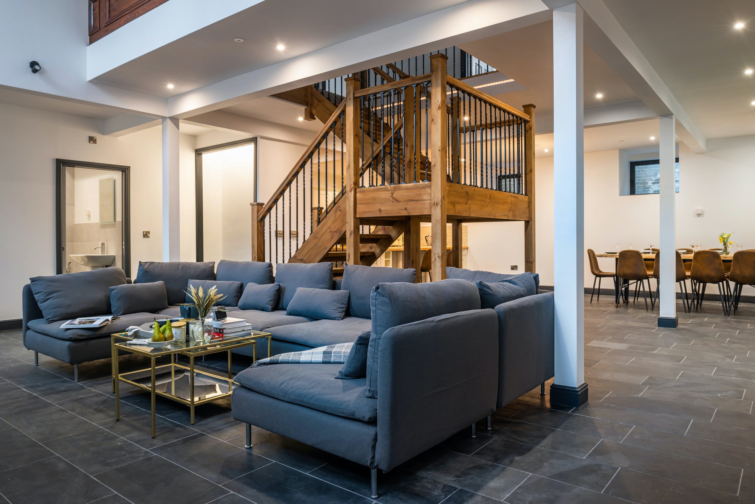 House Moelwyn Blaenau: 5-Bedroom Luxury Apartment with Lake View, Snowdonia