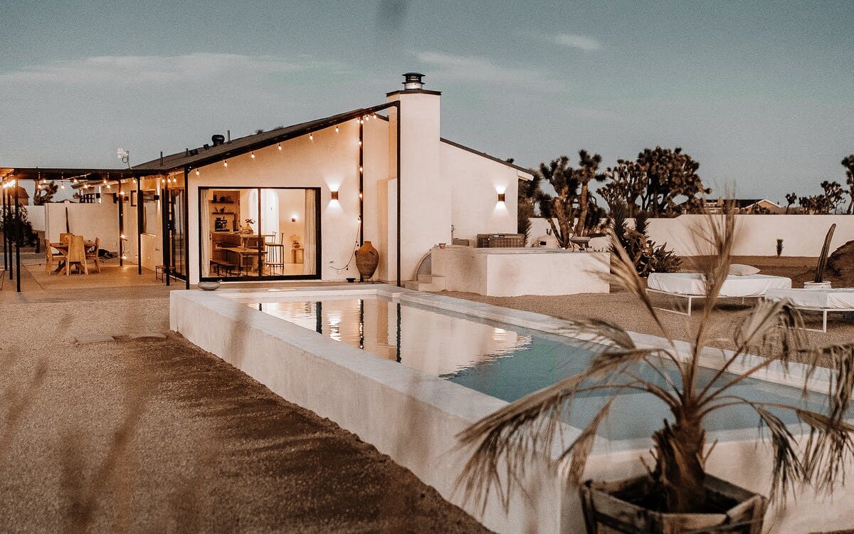 House Mojave Yucca: 4-Bedroom Luxury House with Pool and Hot Tub, Joshua Tree